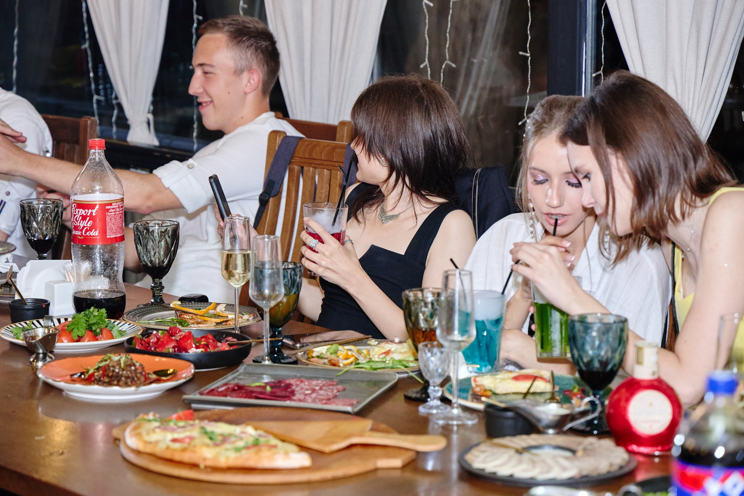 Выпускной 35 Сош. Фотограф Выпускные альбомы Таганрог Сергей Коробченко