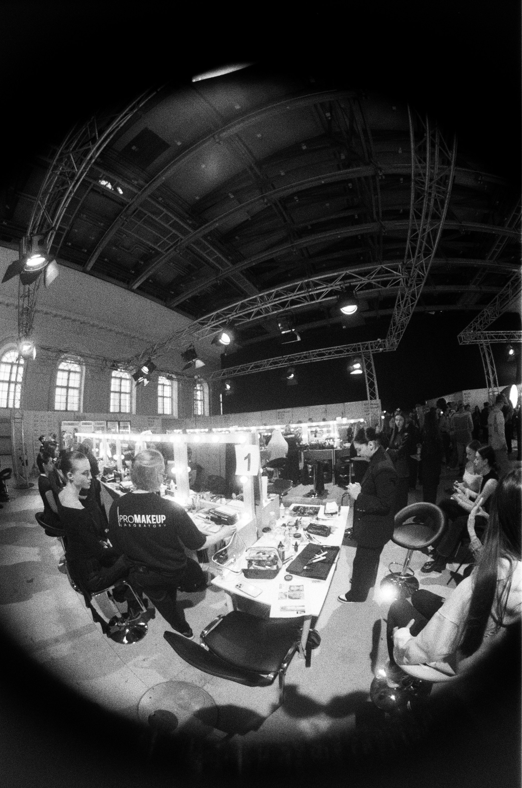 День 1. Плёночный фотограф Москва, Саша Звук