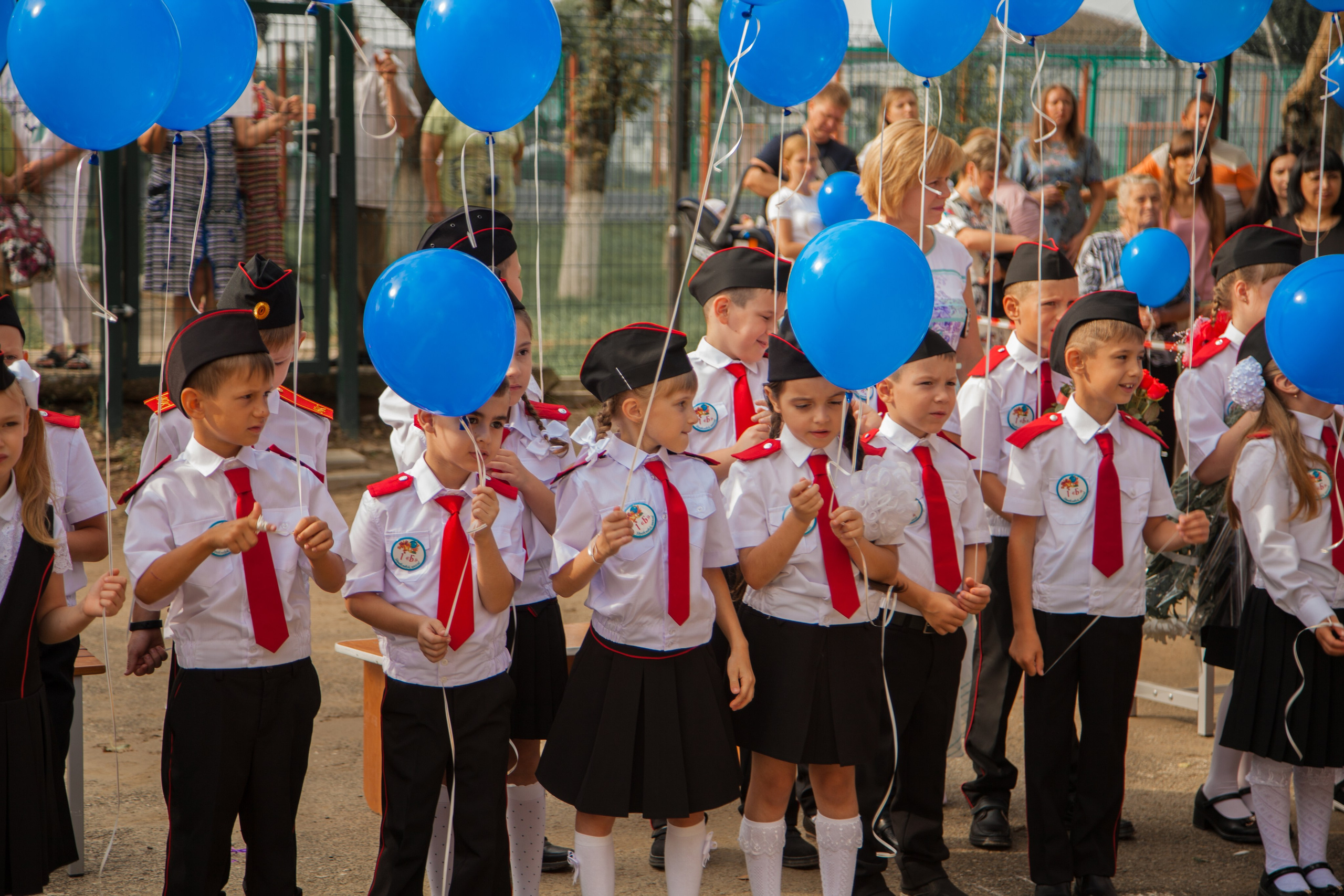 Линейка 1 сентября. Свадебный и семейный фотограф в Армавире