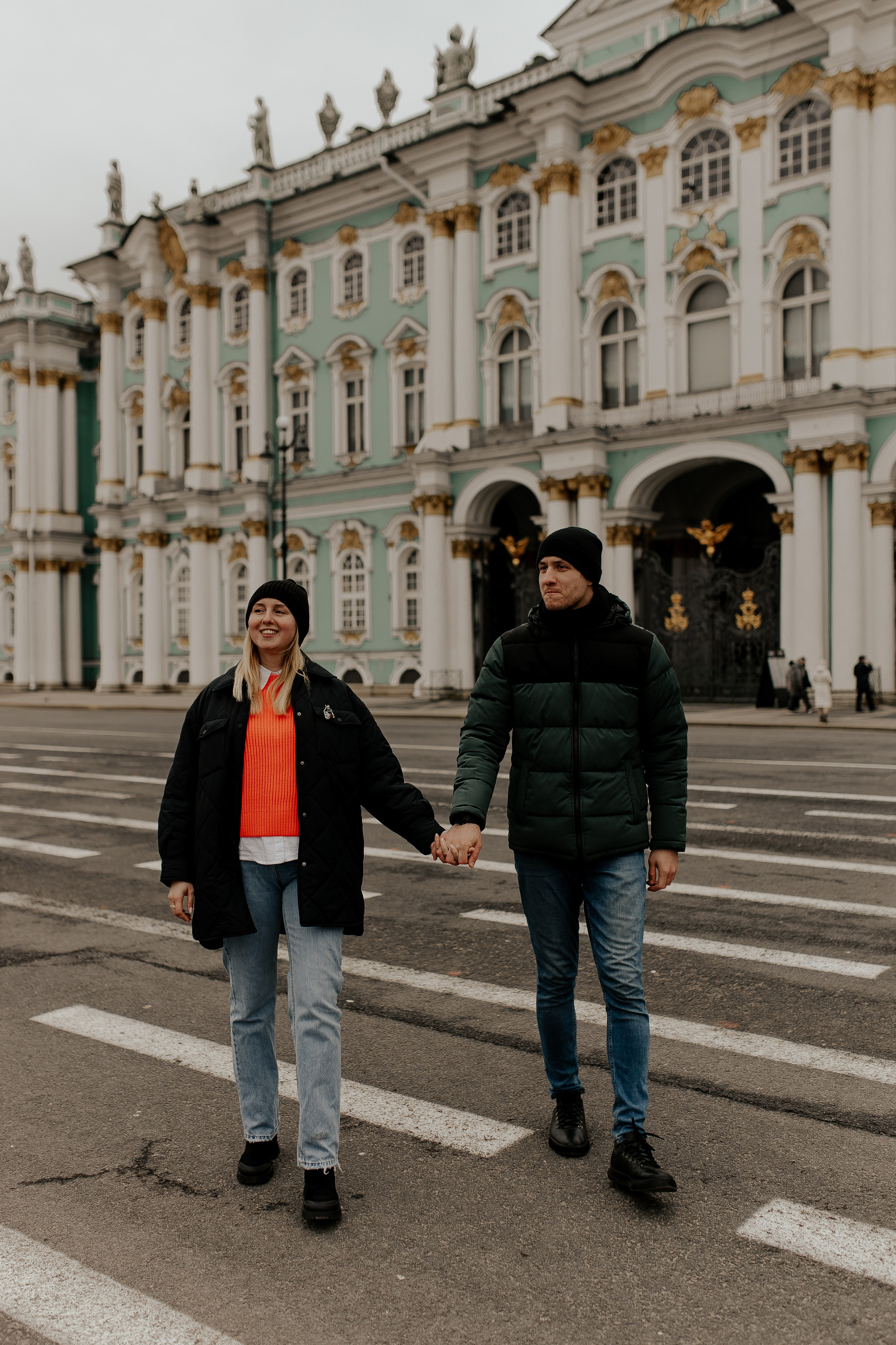 Поцелуй у Эрмитажа. Фотограф в Санкт-Петербурге Лиза Семченкова