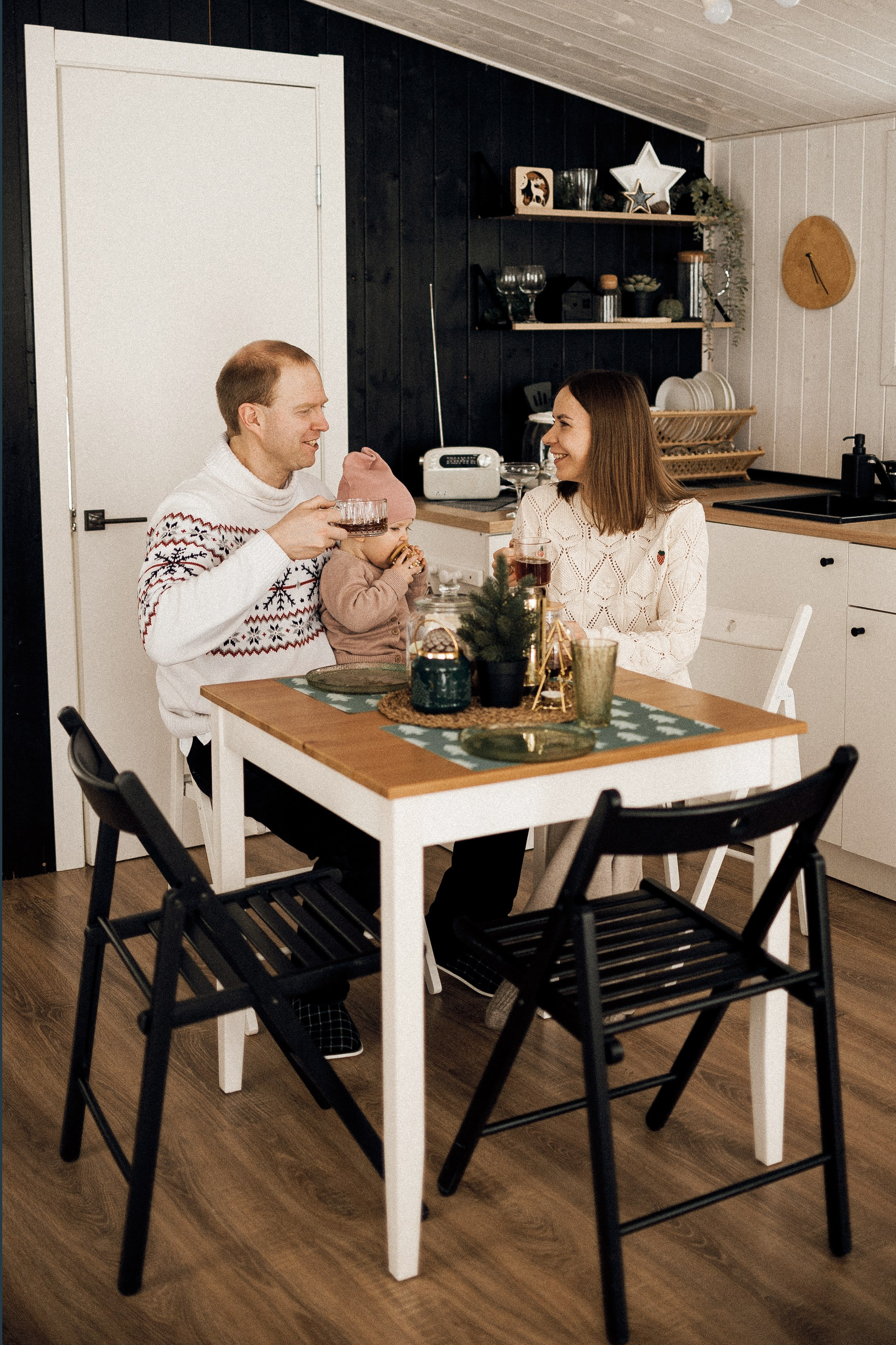 Тренды новогодних съемок 2025. Фотограф в Екатеринбурге Артём Зайнетдинов