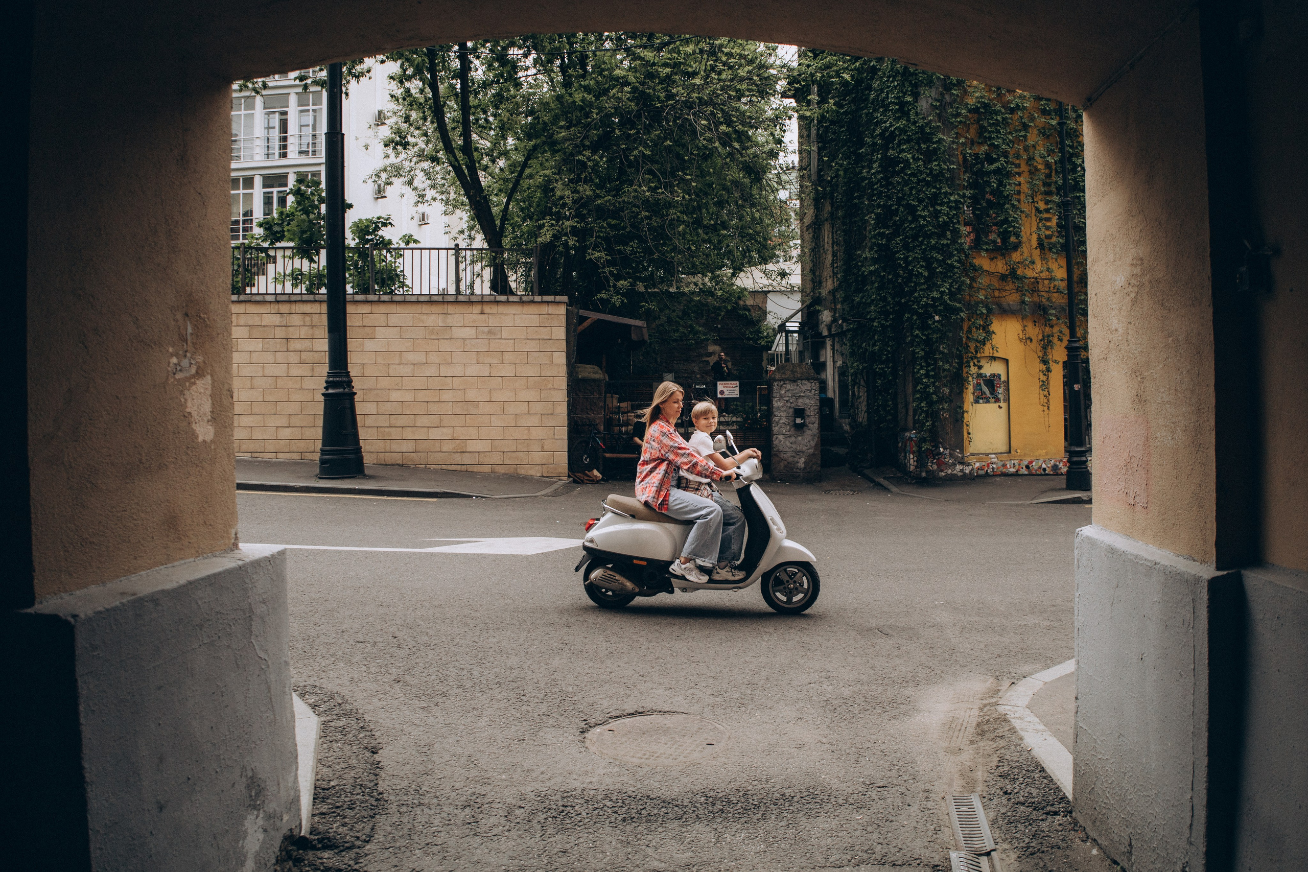 Фотосессия с мопедом в городе М. Семейный фотограф в Москве, Щелково, Фрязино _ Виктория Степанова