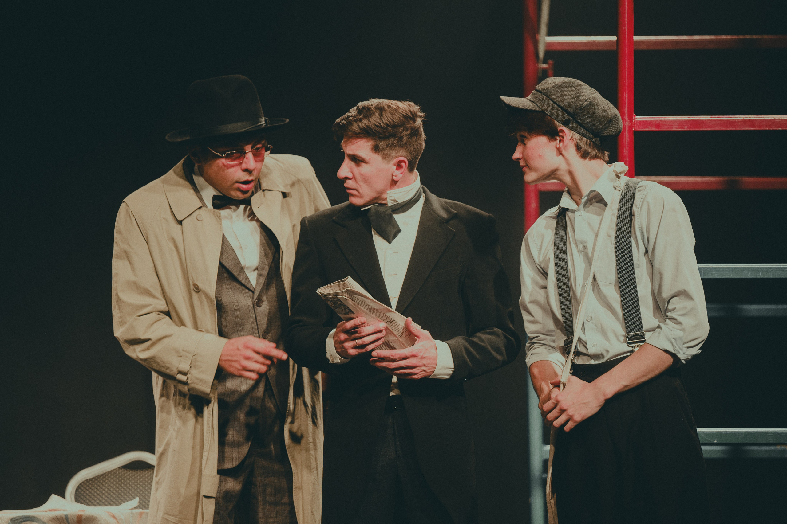 Спектакль «Газетчики». Художник по свету Максим Сергачев