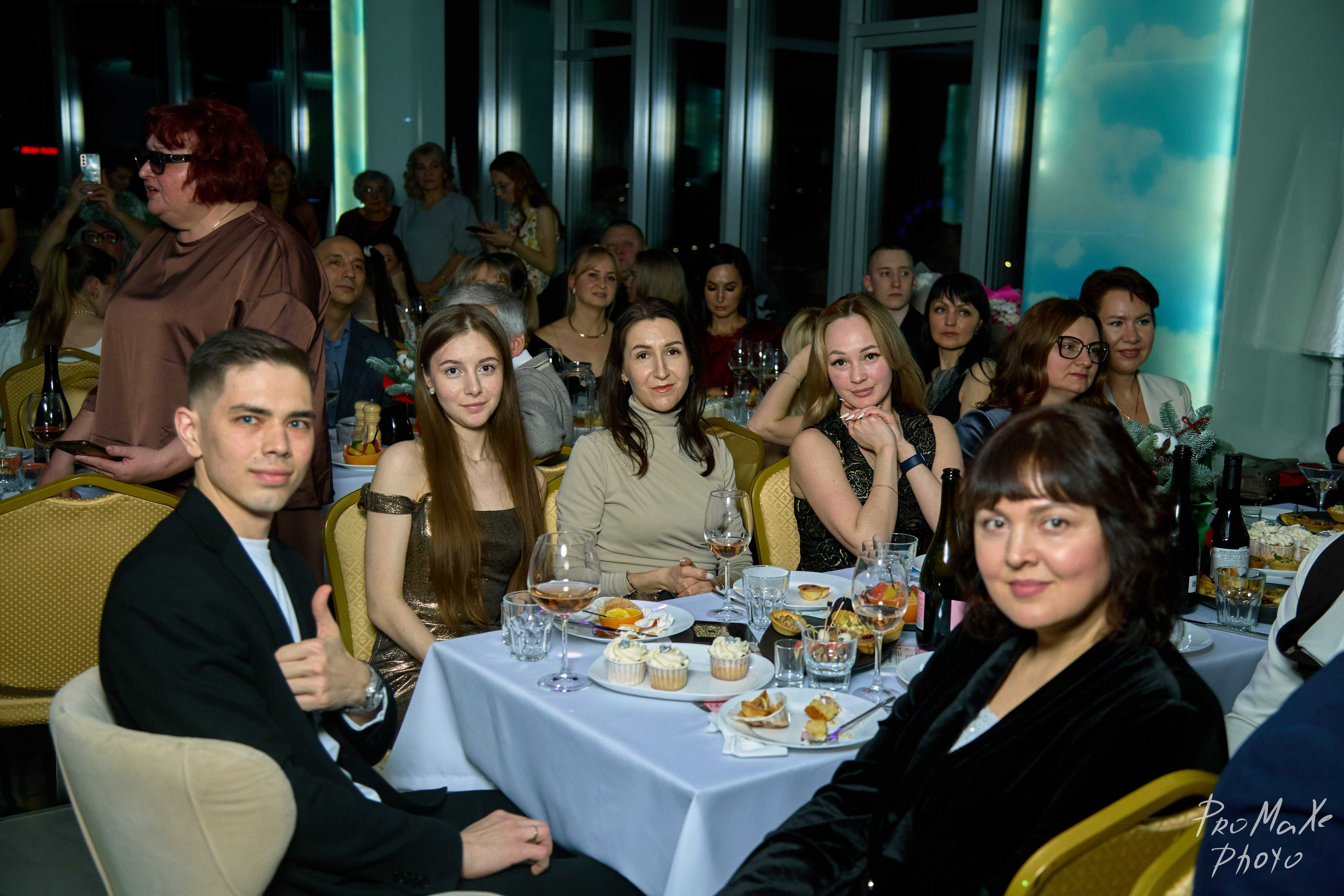 Зал КРАСА МАСС-МЕДИА ЧУВАШИИ. Владимир Суздалов (ProMaXe) — Портретный фотограф, тематические фотосессии в Чебоксарах