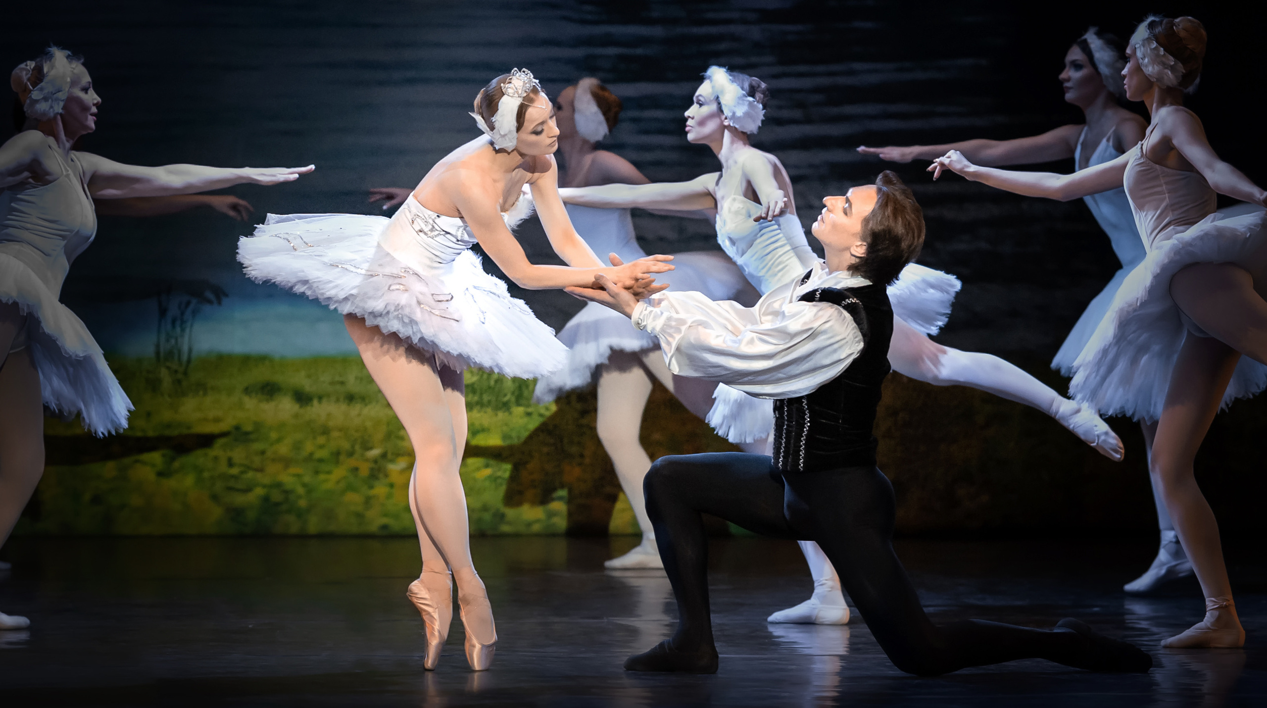 Люба — Одетта, отчётный спектакль группы балета. Балетный фотограф Москва Майоров Николай