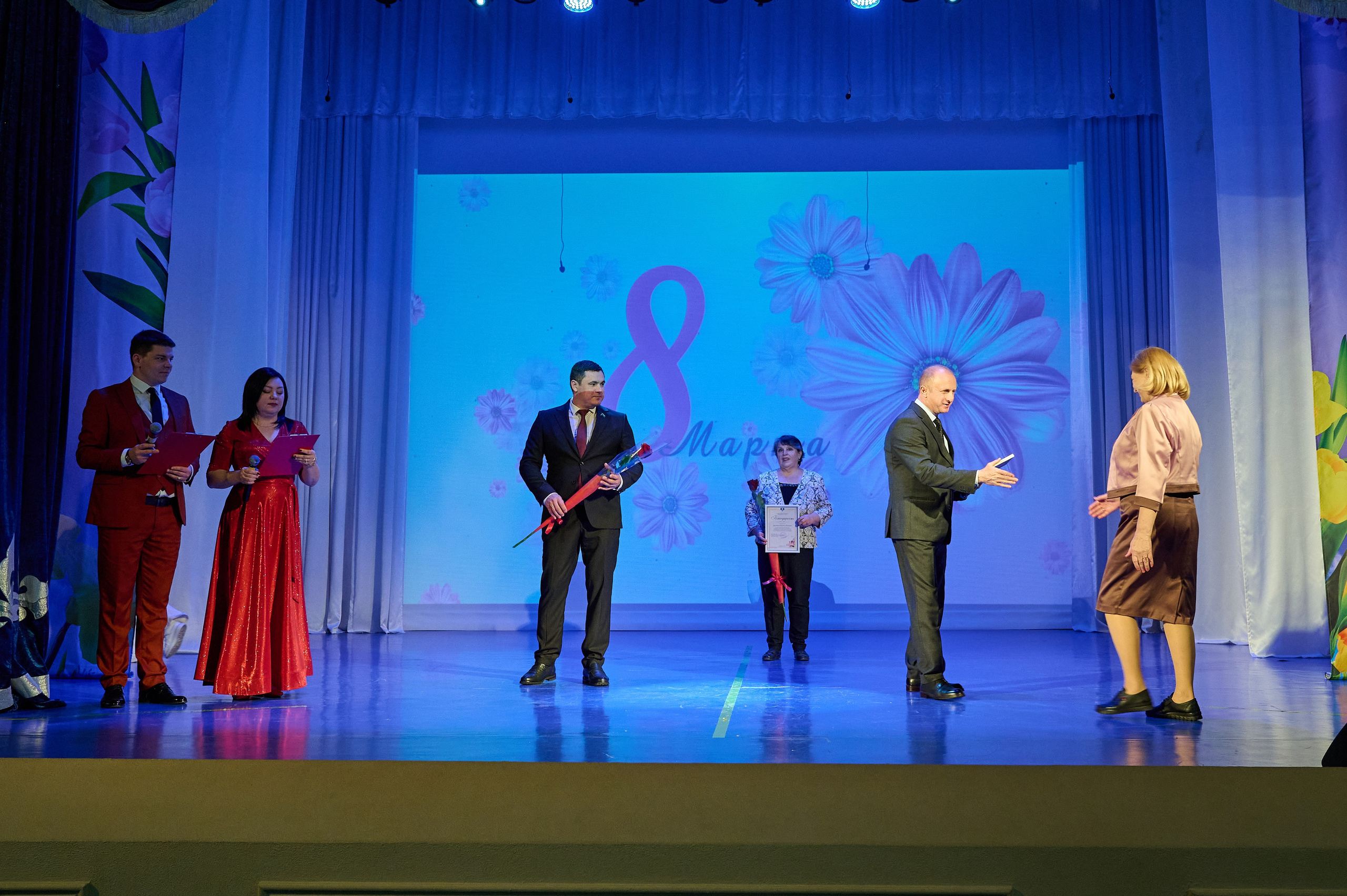 8 марта в Марьиной роще. Жизнь курорта Кабардинка в фотографиях