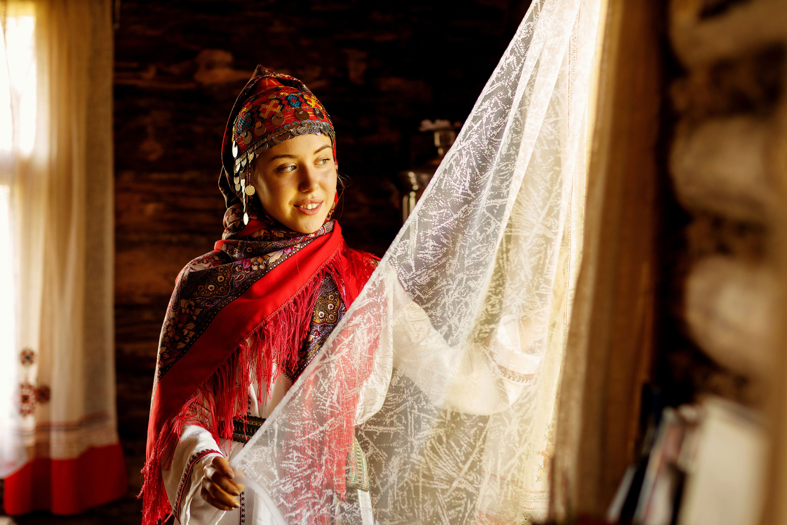 Фотосессия с Аней в этнокомплексе Ясна. Портретный и репортажный фотограф в Чебоксарах Андриян Чаркин