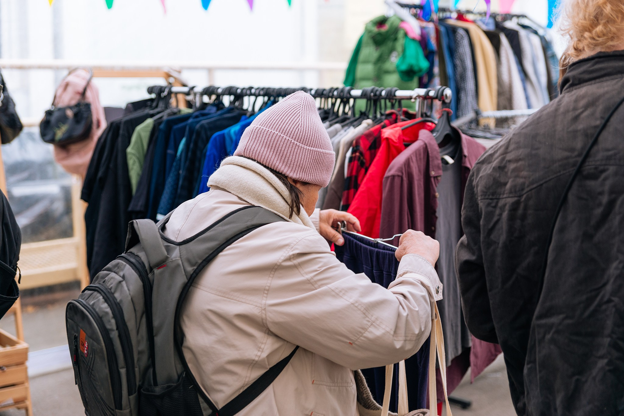 «Уличный магазин» от Ночлежка и «Спасибо!» Сентябрь 25. Репортажный фотограф в Санкт-Петербурге Анастасия Клёпова