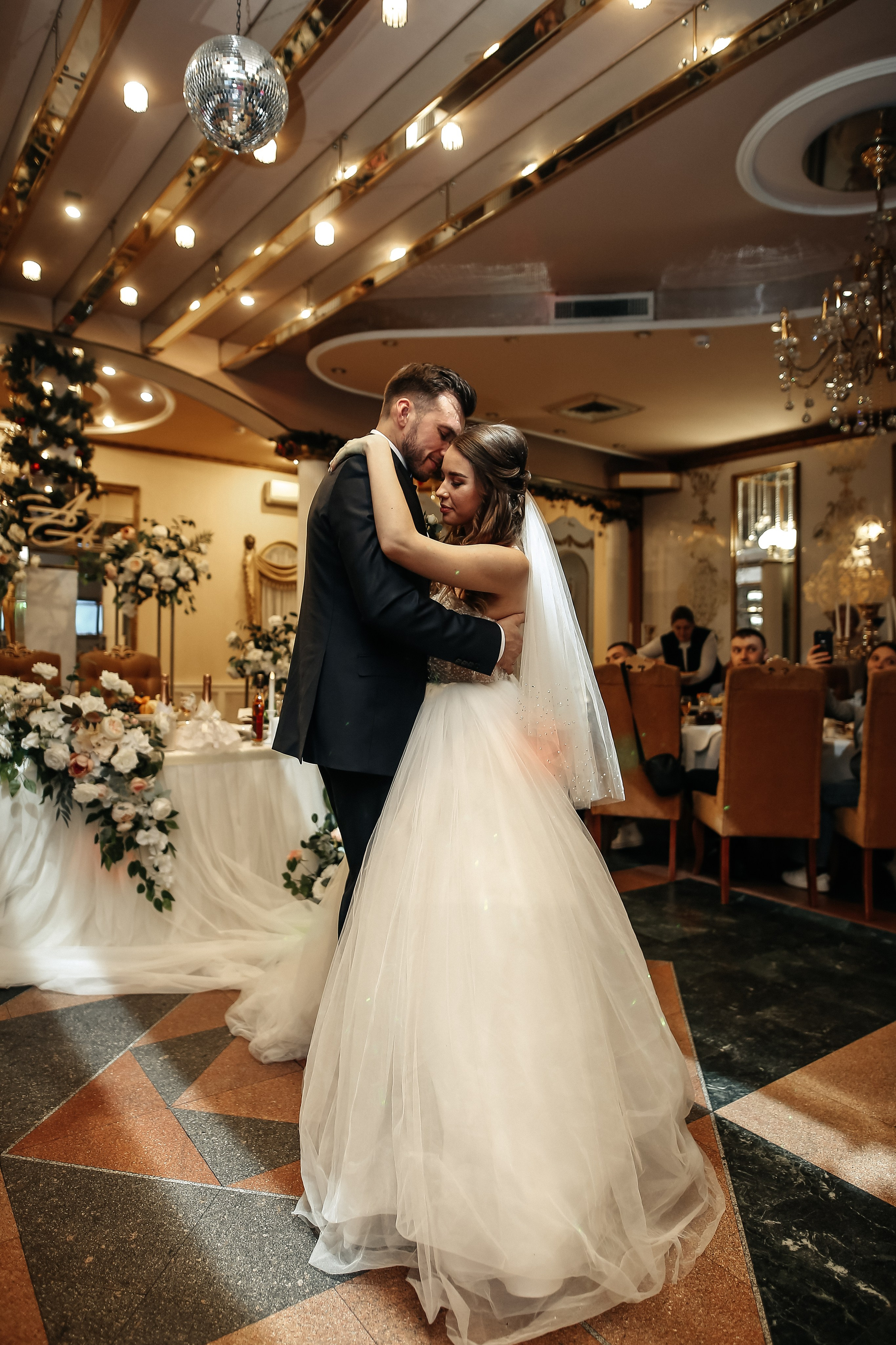 Живая музыка в Москве Ведущий Москва Саксофон Топ ведущих на свадьбу. Свадебный ведущий в Москве Саксофон на свадьбу