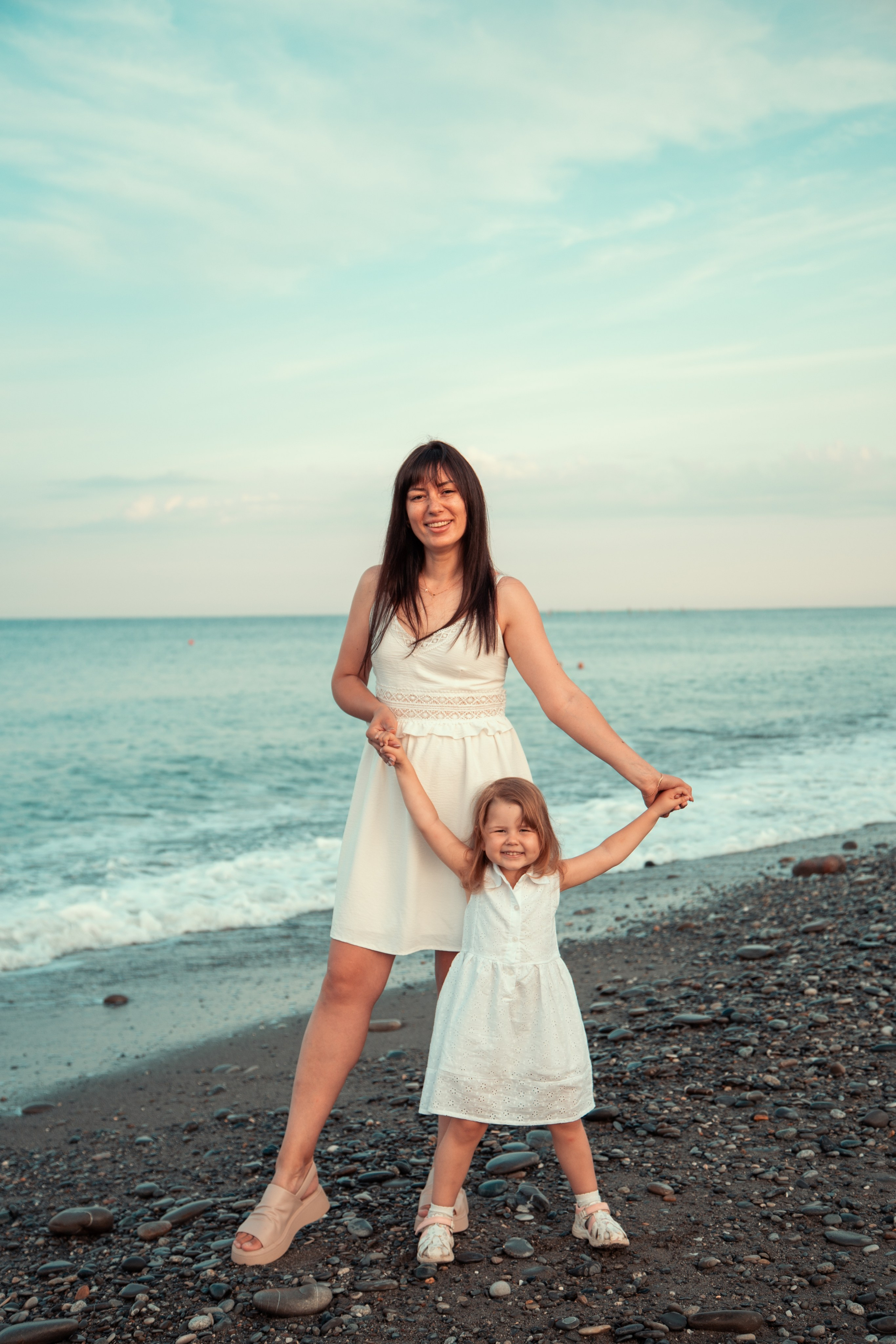 Завтрак у моря в Лоо на пляже «Горный Воздух». Семейный фотограф в Сочи, Лоо, Дагомысе, Вардане Кучумова Олеся