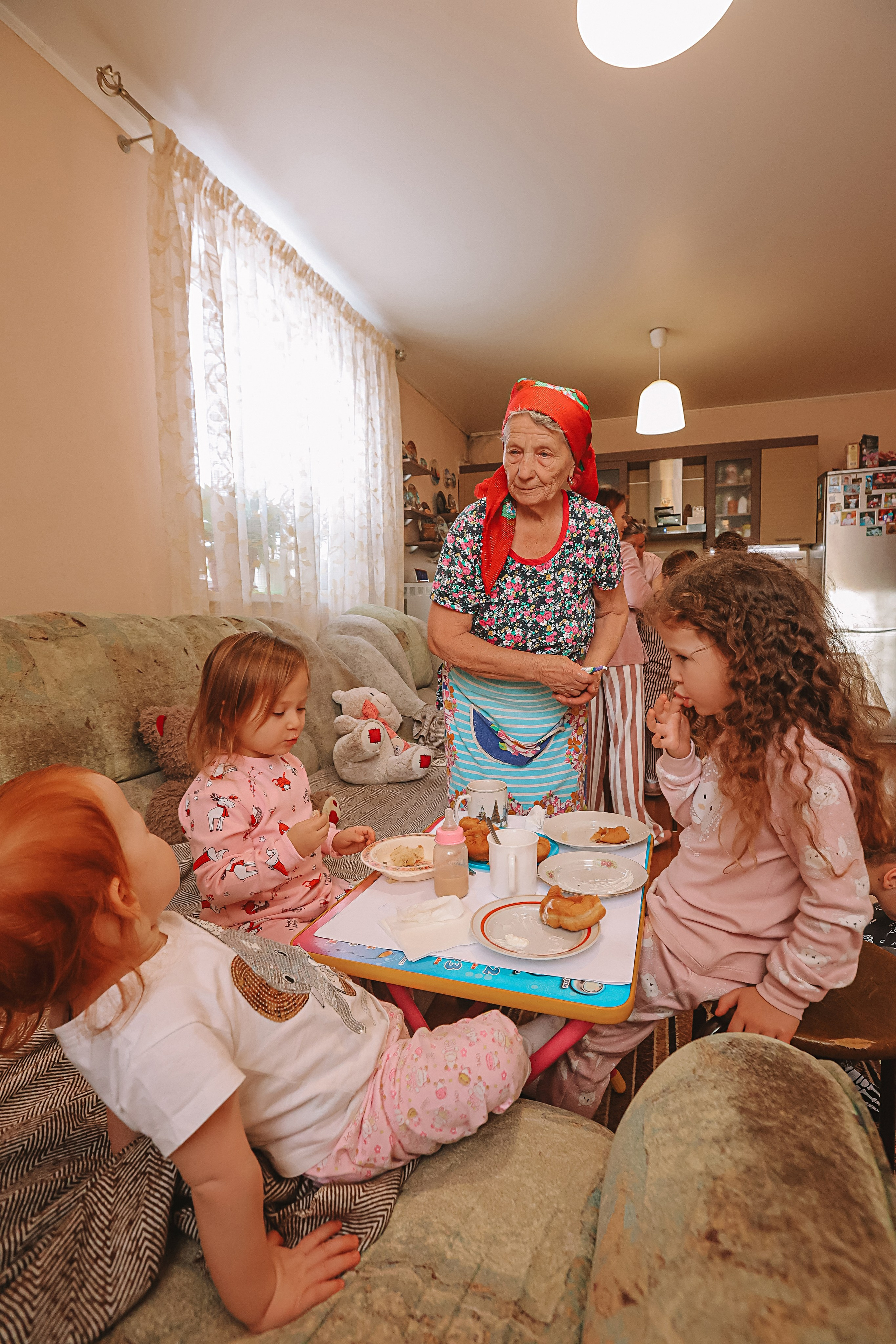 Большая семья репортаж. Семейный фотограф Тюмень, фотограф на роды Салмина Мария