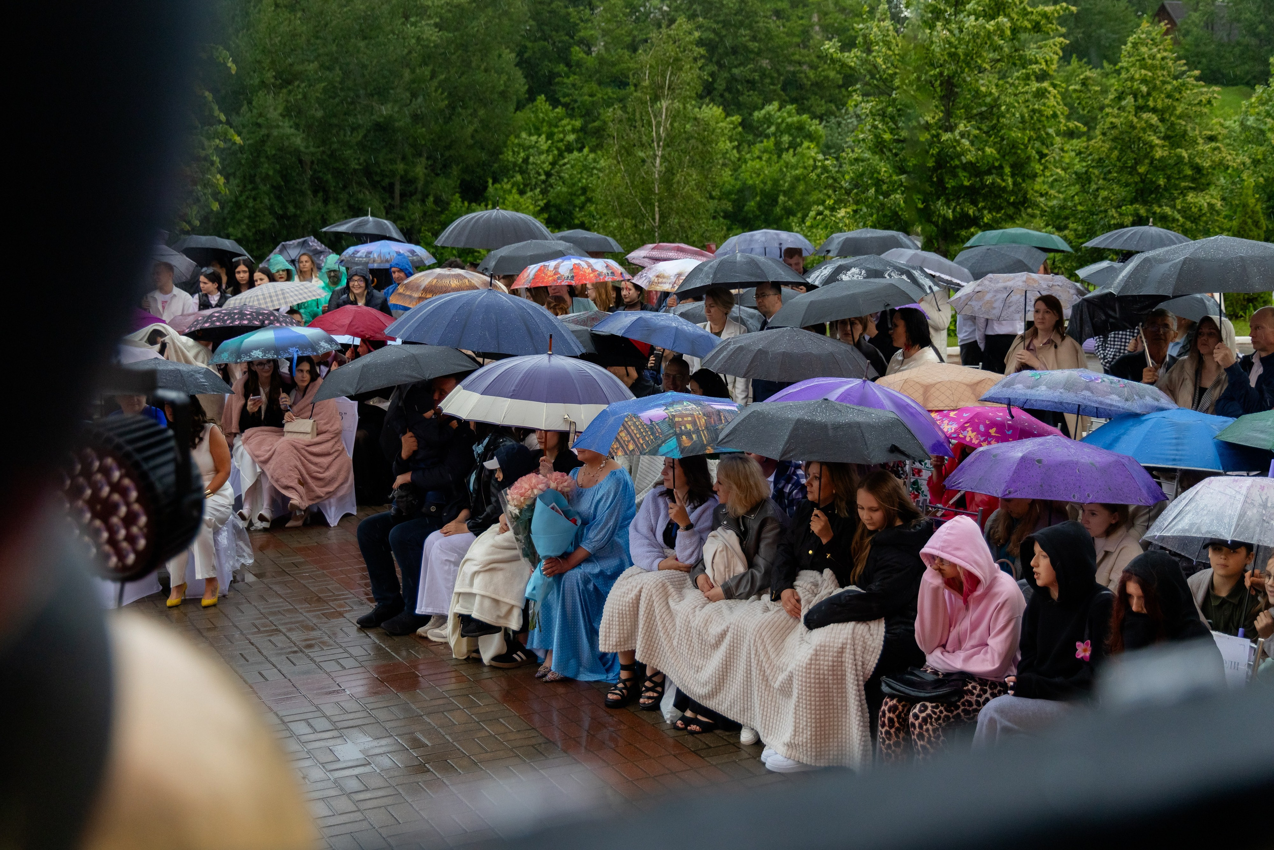 Школьный выпускной 2025 год в Минске, Беларуси. Свадебный фотограф в Минске/Беларуси Сергей Спиридонов