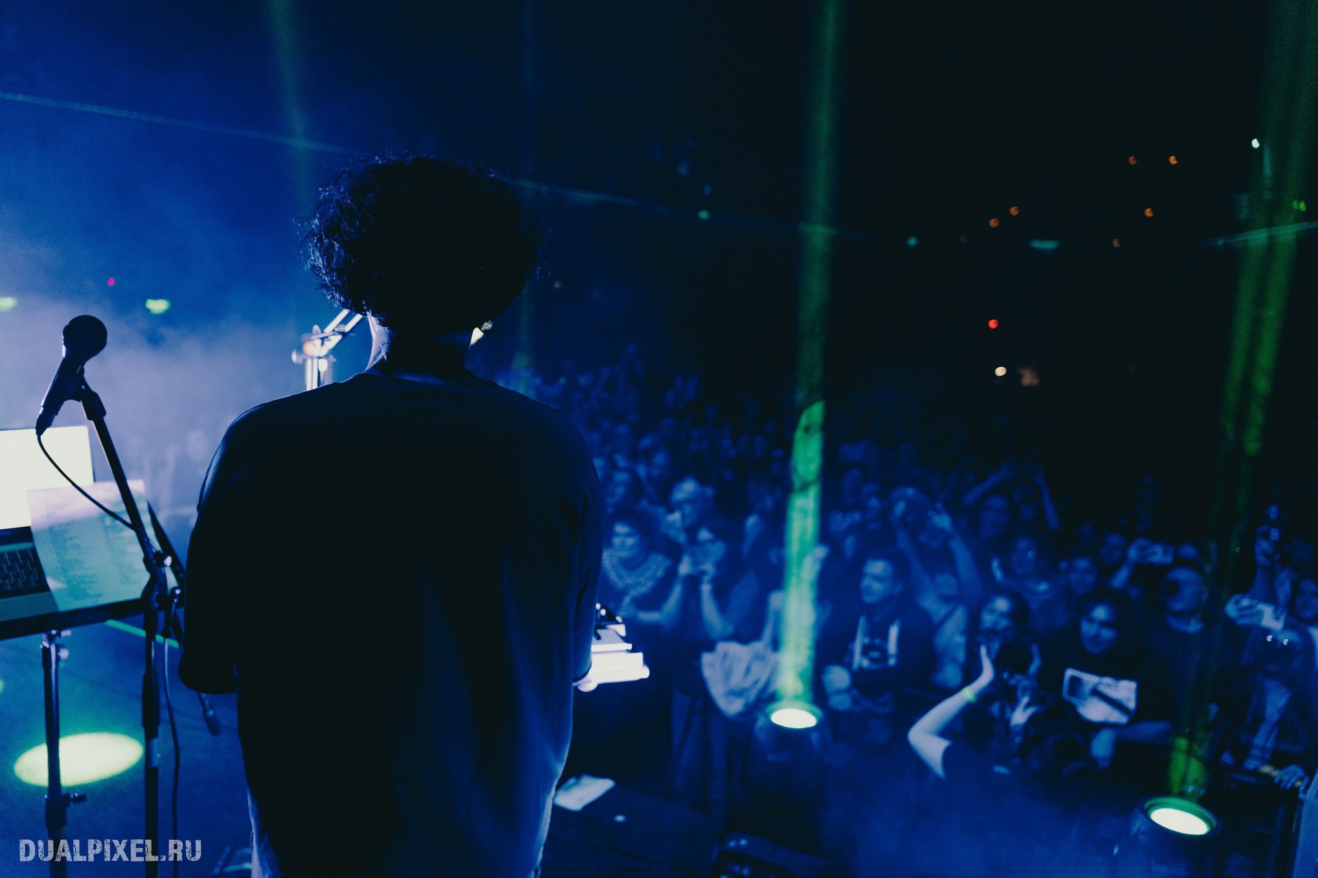 DenDerty концерт в Москве 30.03.2025. Магия музыки в кадре: Концертная Фотография