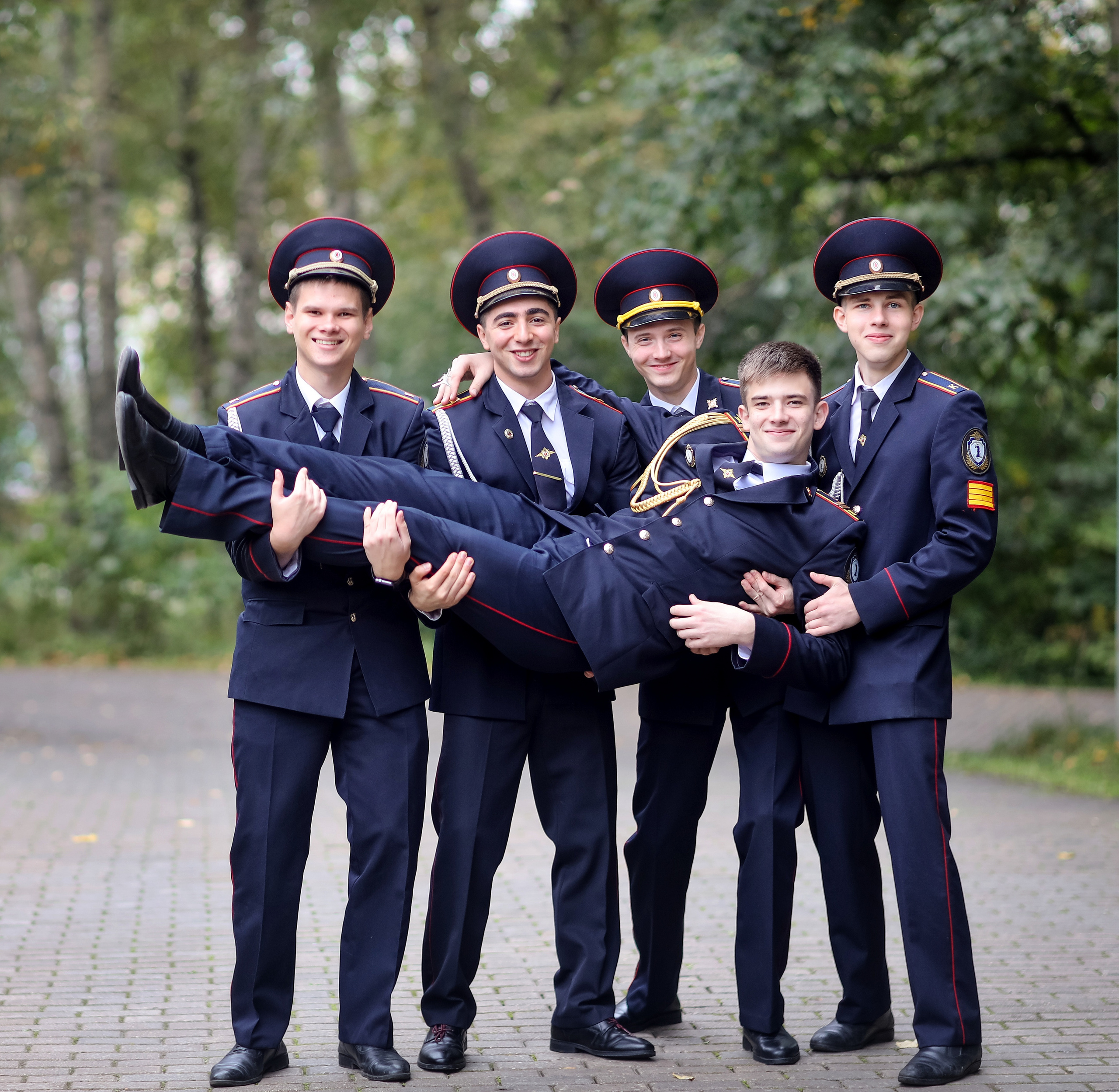 Старшая школа / Колледж