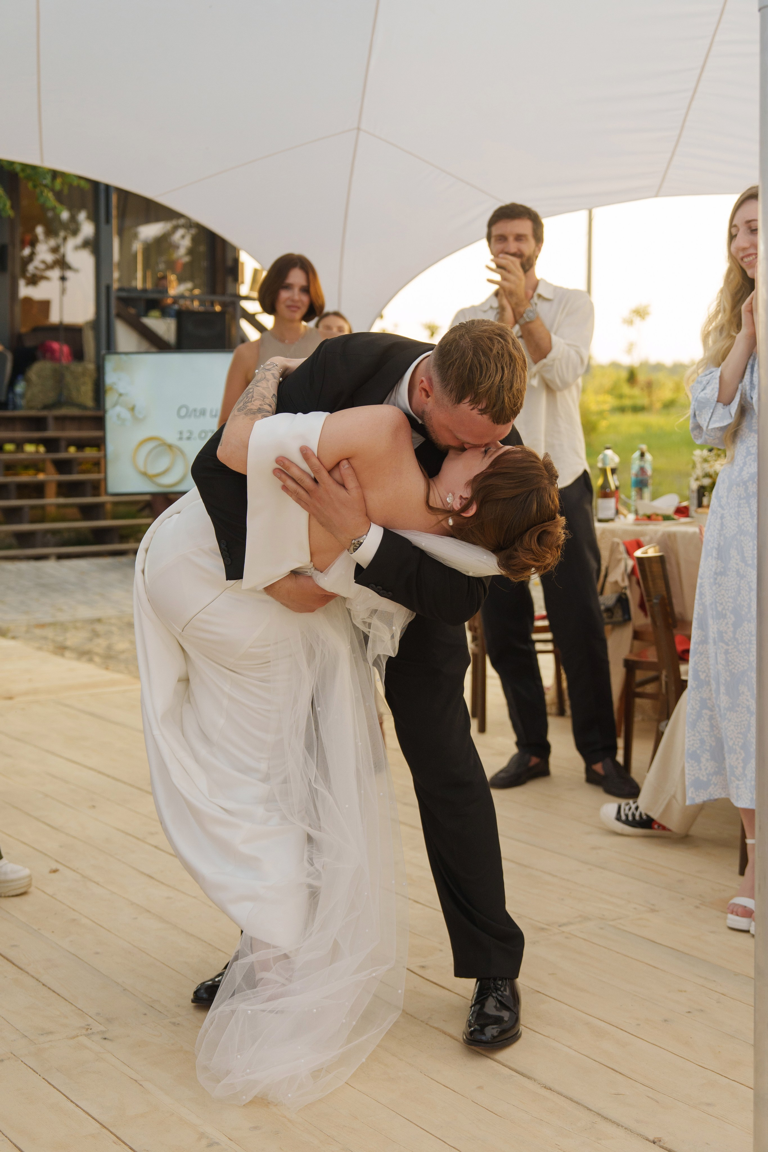 Михаил и Ольга (банкетная часть г. Брянск). Свадебный и репортажный фотограф Элина Козырьянова