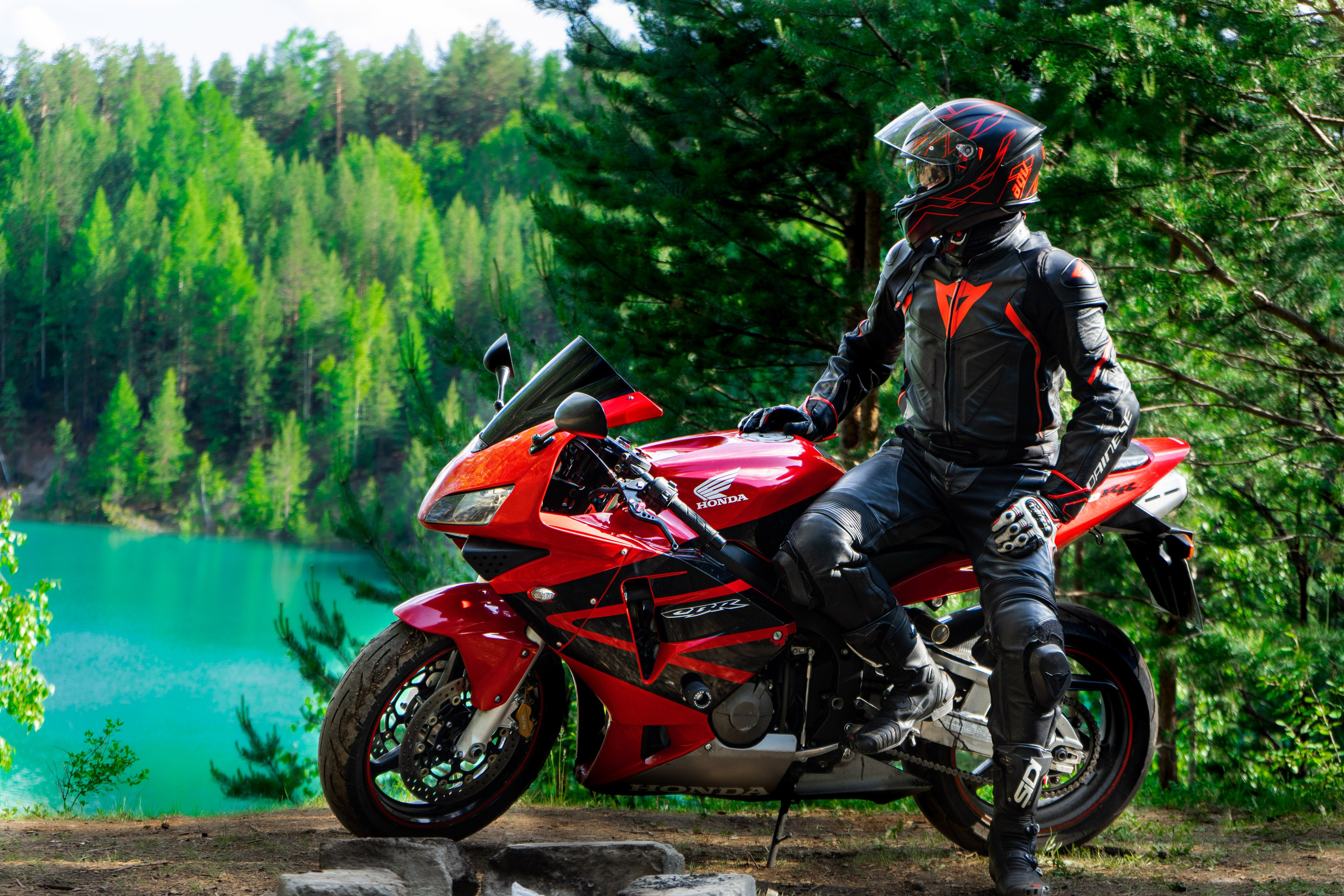 Мужская фотосессия с мотоциклом. Фотограф Екатеринбург Кокшарова Александра