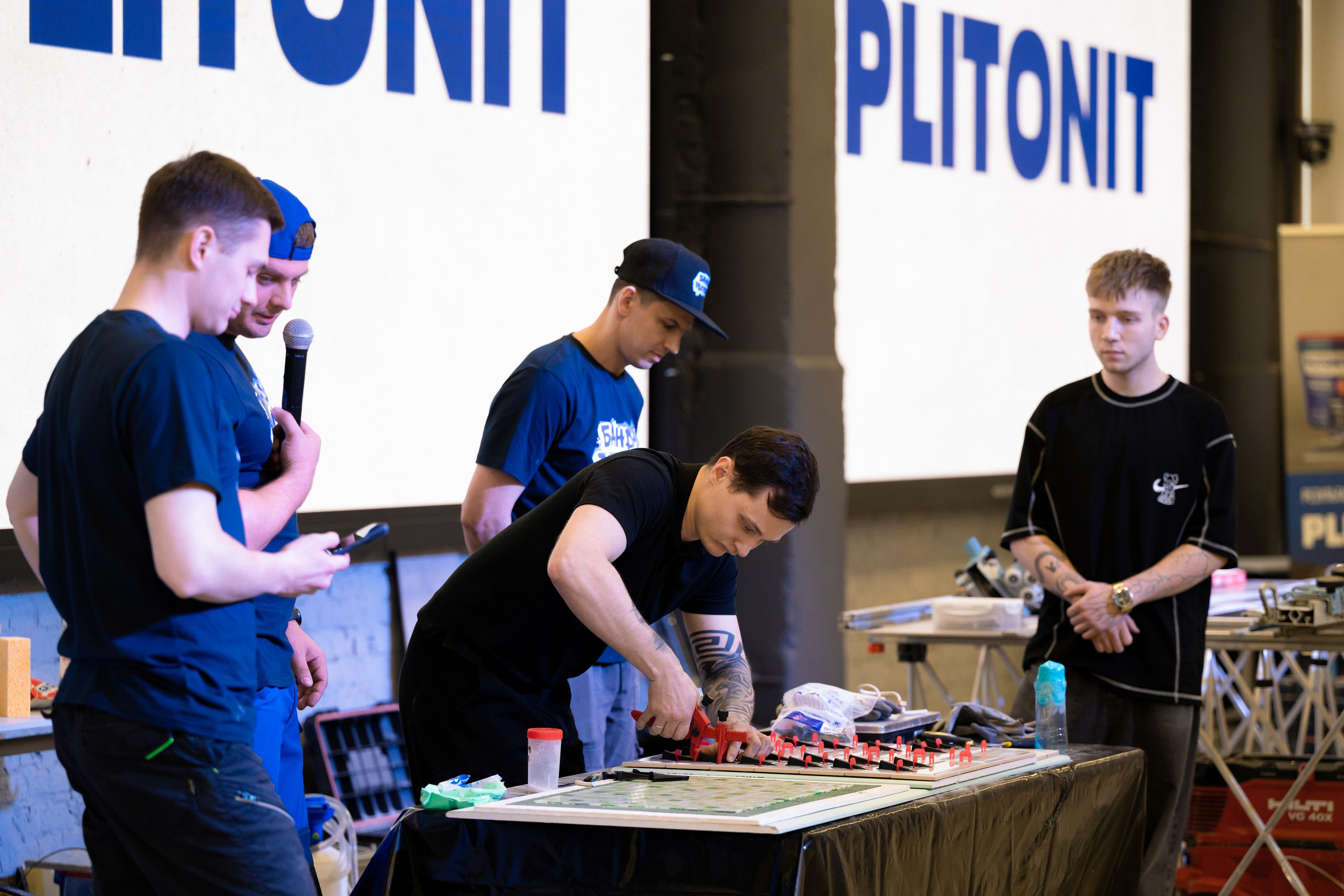 Форум от компании строительных материалов «Plitonit». Репортажный фотограф