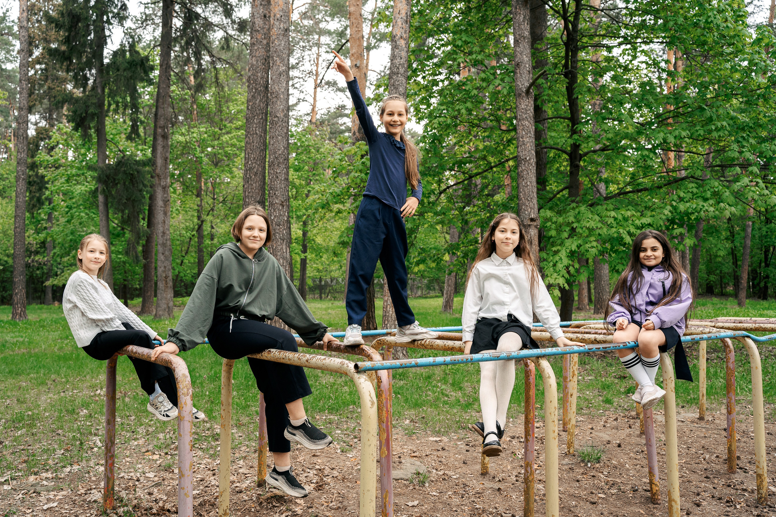 Прогулки в школьном дворе. Фотограф Казакова Анастасия