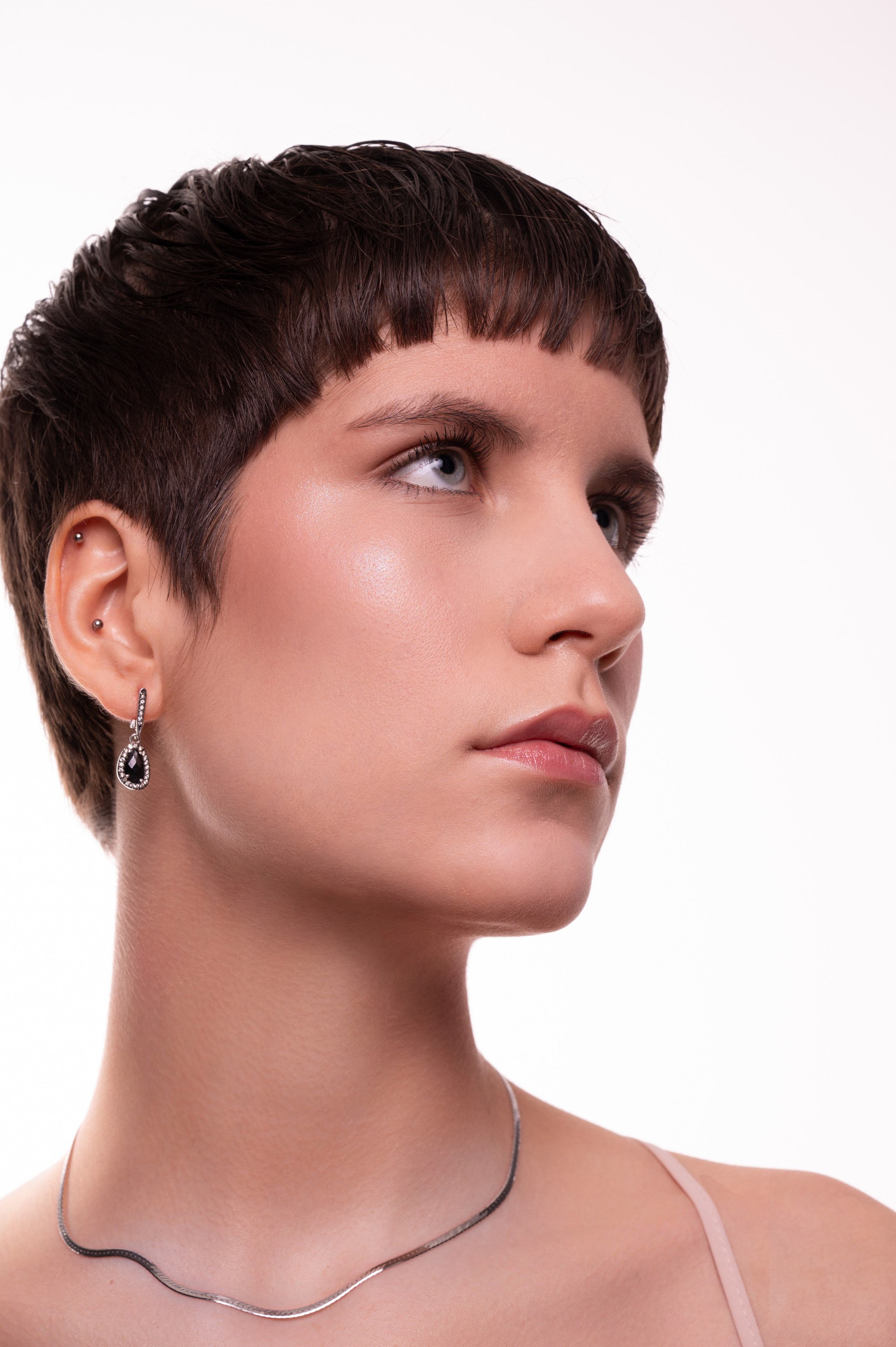 Арт — макияж в москве. СВАДЕБНЫЙ ВИЗАЖИСТ-СТИЛИСТ В МОСКВЕ ПРИЧЕСКИ МАКИЯЖ БРОВИ ВЫЕЗД