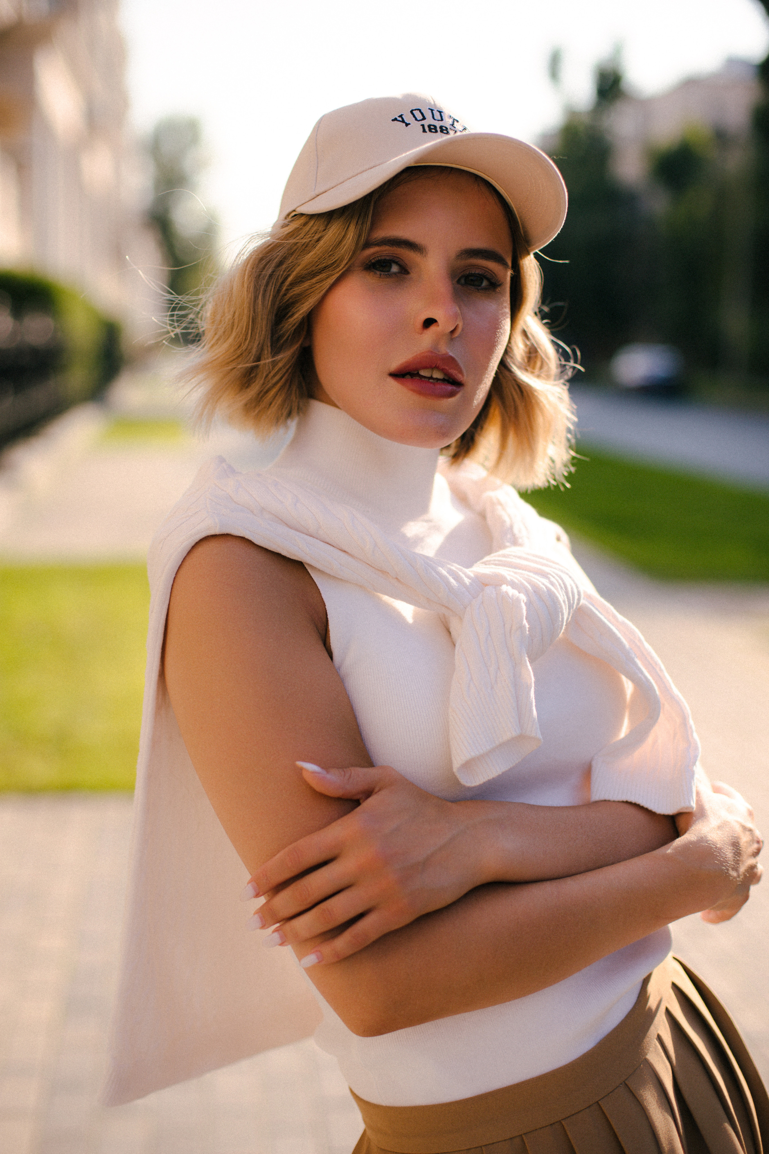 Вечерний макияж с акцентом на блеск и свежесть