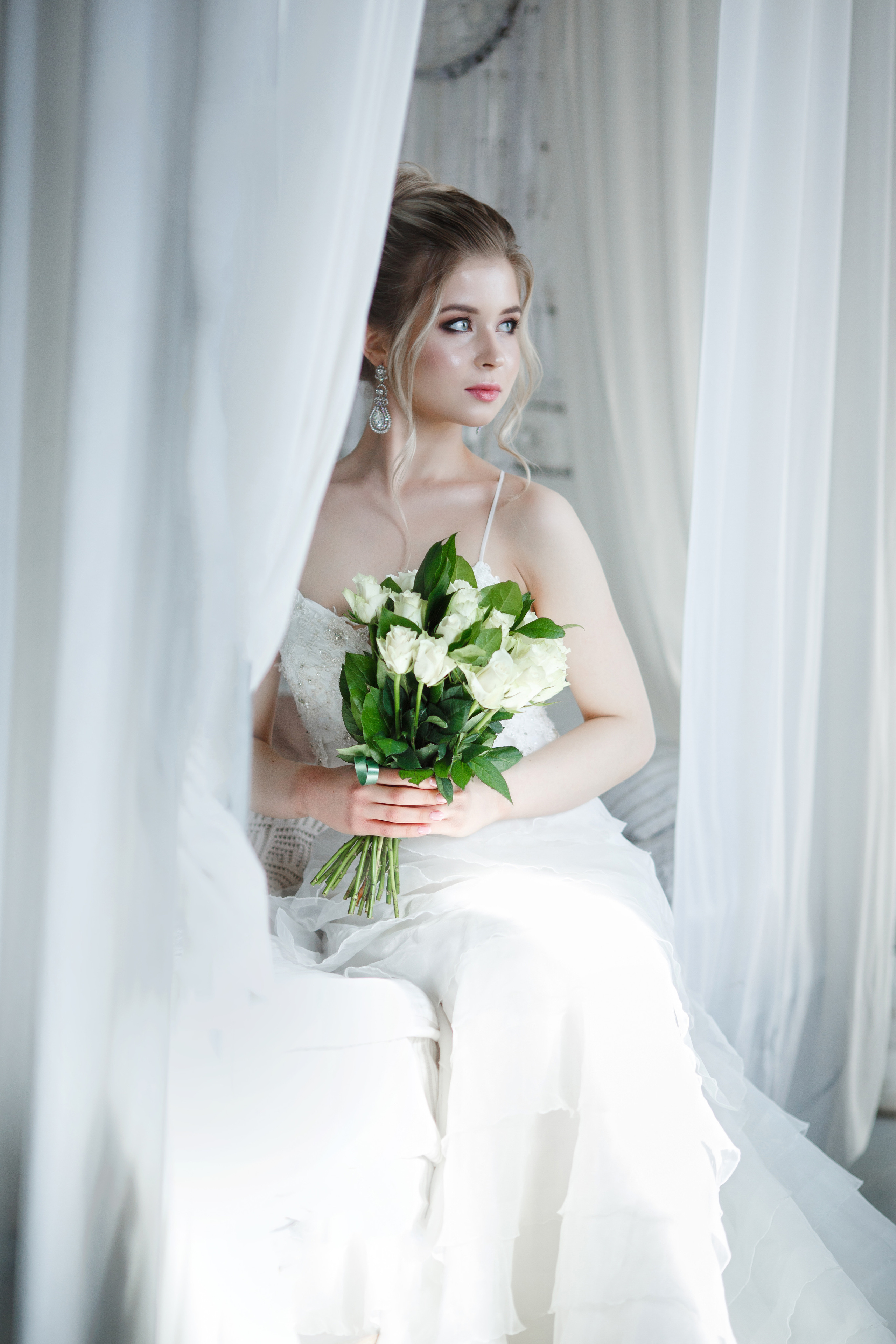 макияж невесты с акцентом на натуральные губы москва