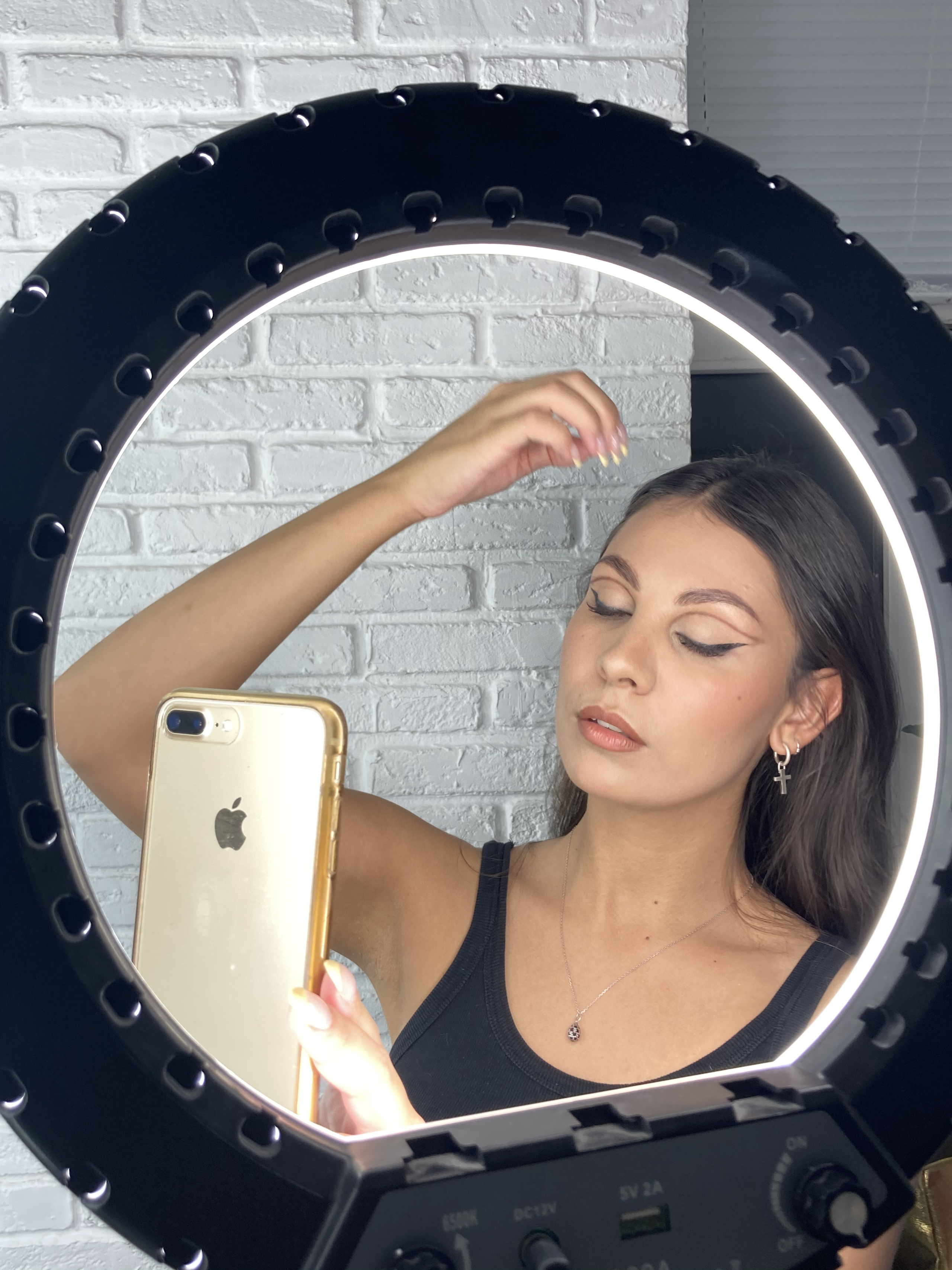 Макияж для вечернего свидания с приглушенными цветами