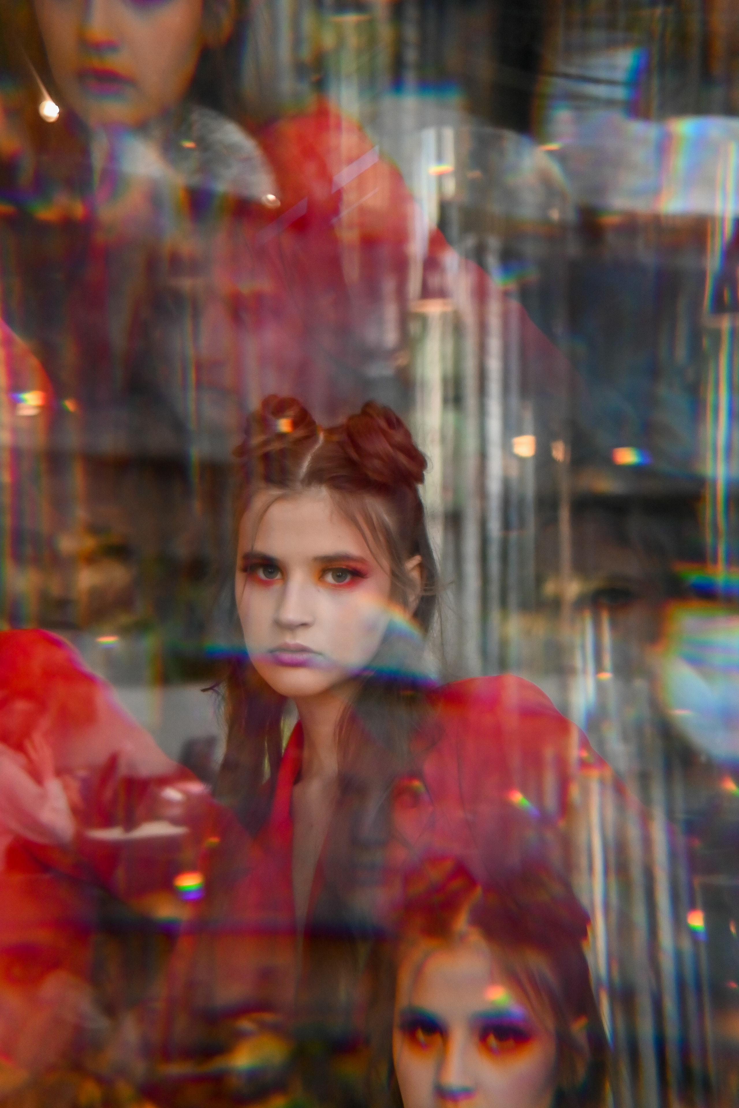 Макияж с акцентом на губах в цвете марсала."