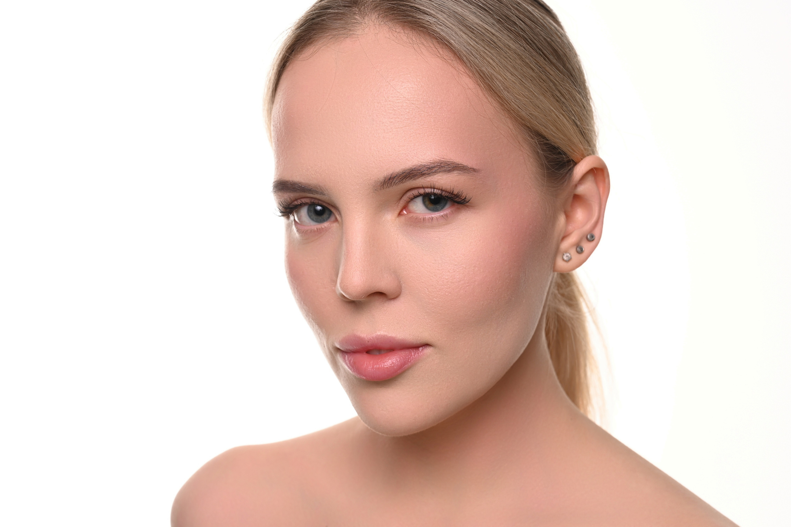 Арт — макияж в москве. СВАДЕБНЫЙ ВИЗАЖИСТ-СТИЛИСТ В МОСКВЕ ПРИЧЕСКИ МАКИЯЖ БРОВИ ВЫЕЗД