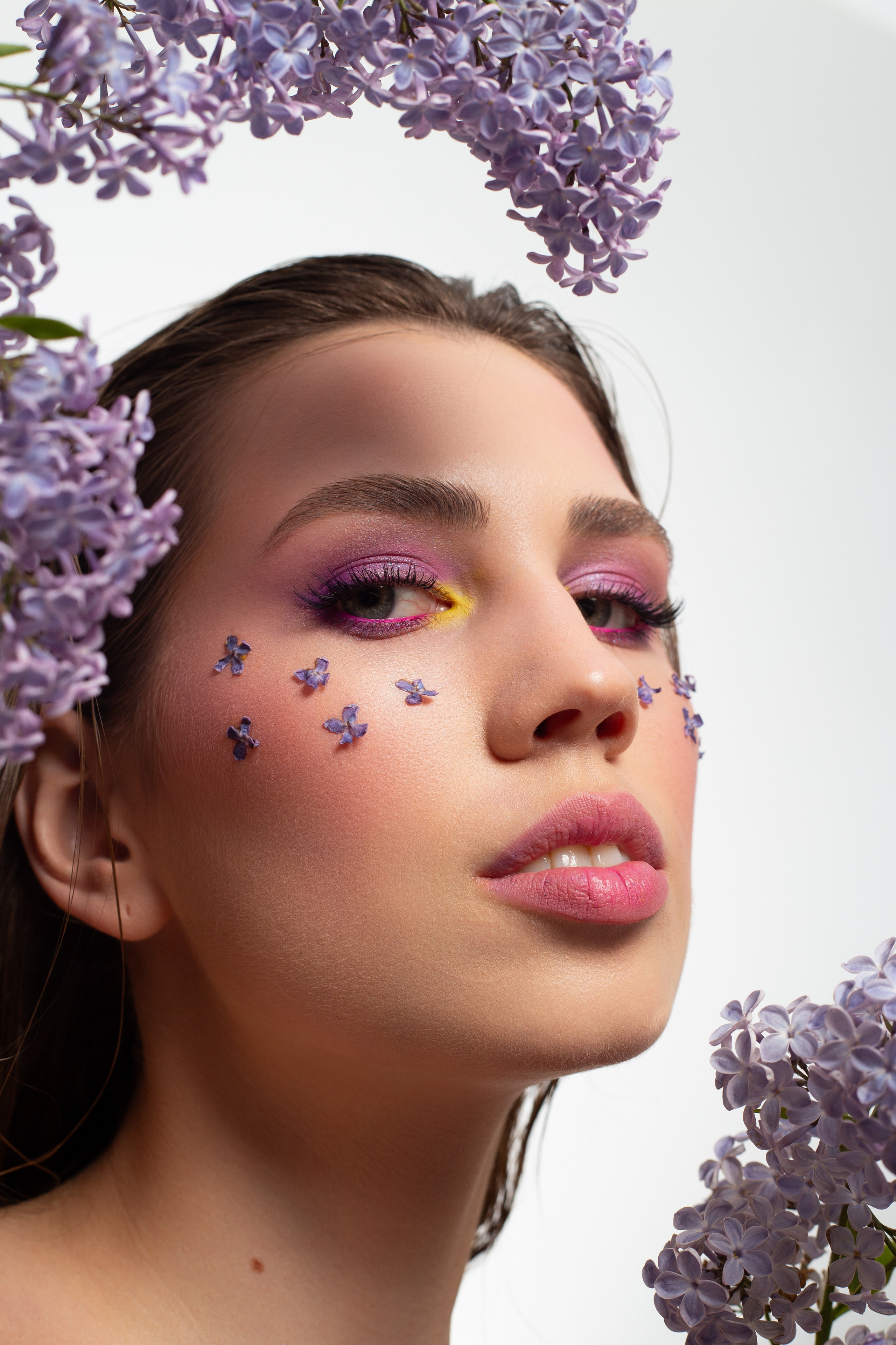 Арт — макияж в москве. СВАДЕБНЫЙ ВИЗАЖИСТ-СТИЛИСТ В МОСКВЕ ПРИЧЕСКИ МАКИЯЖ БРОВИ ВЫЕЗД