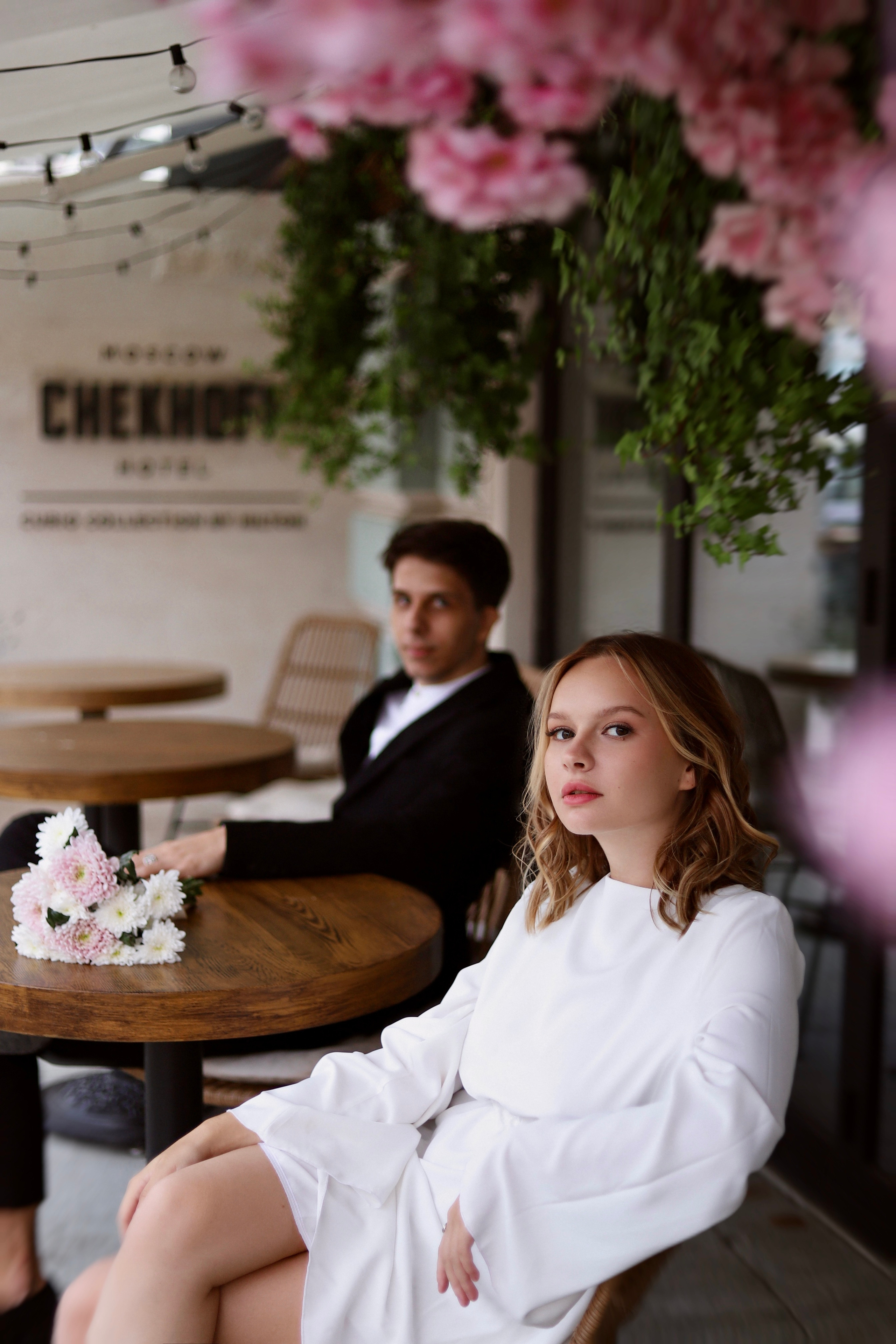 Макияж невесты с акцентом на деликатные брови москва