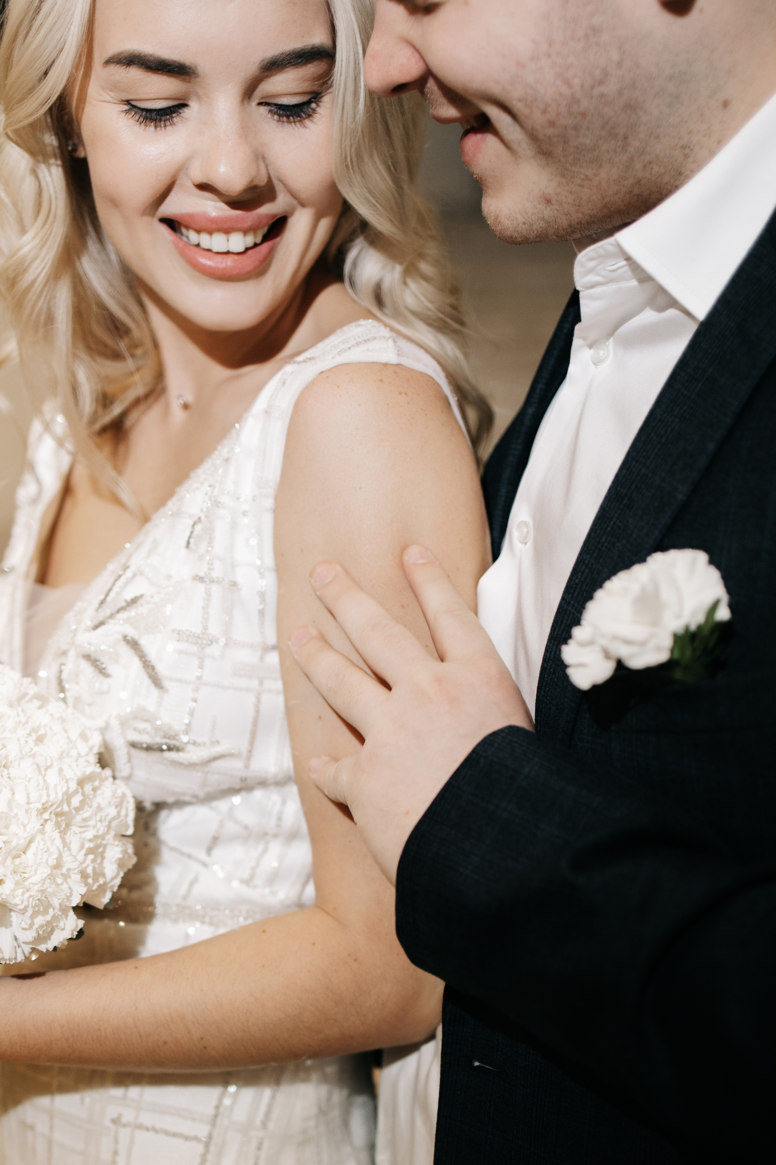 Роскошный свадебный образ с акцентом на глаза