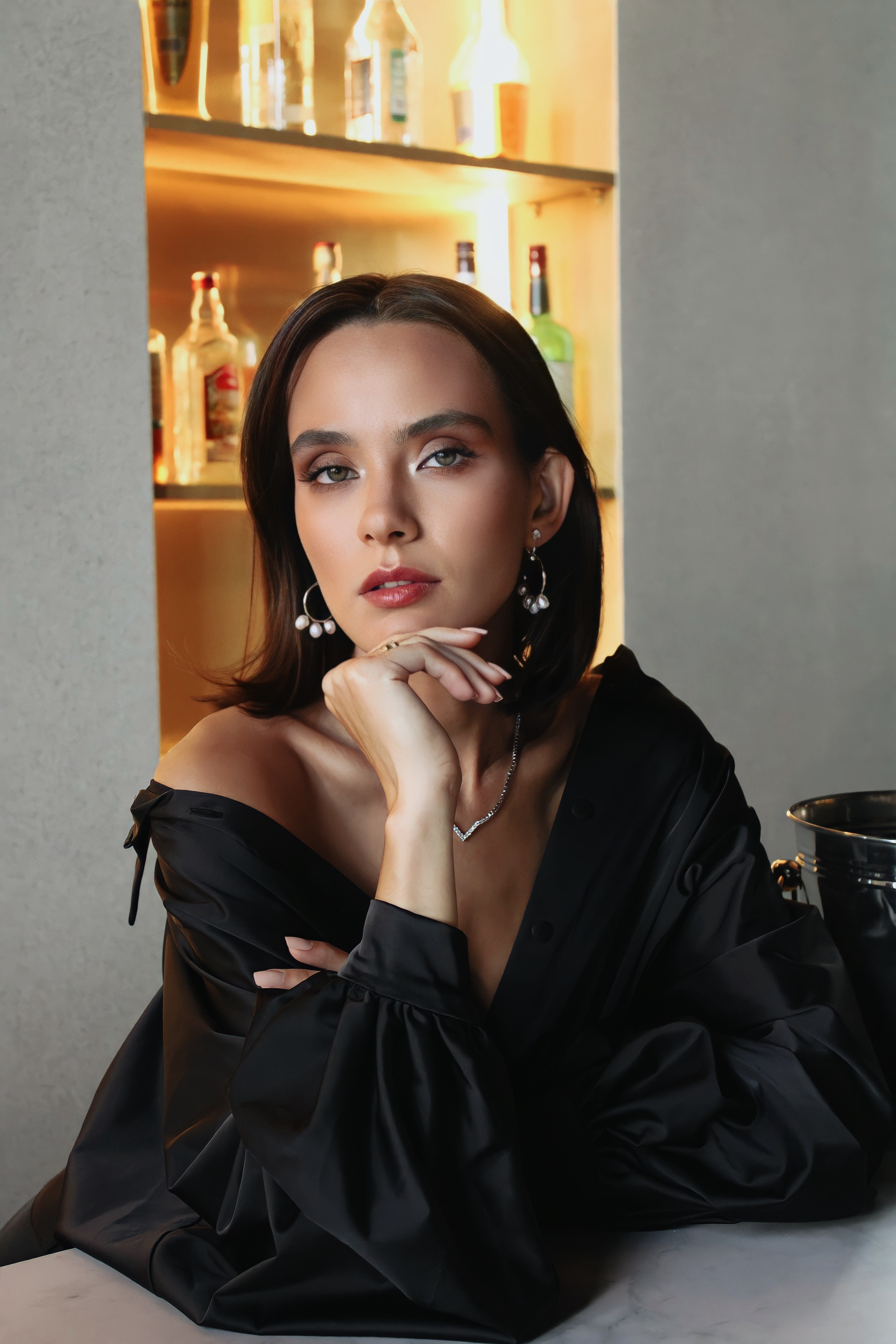 Сексуальный вечерний образ с акцентом на глаза