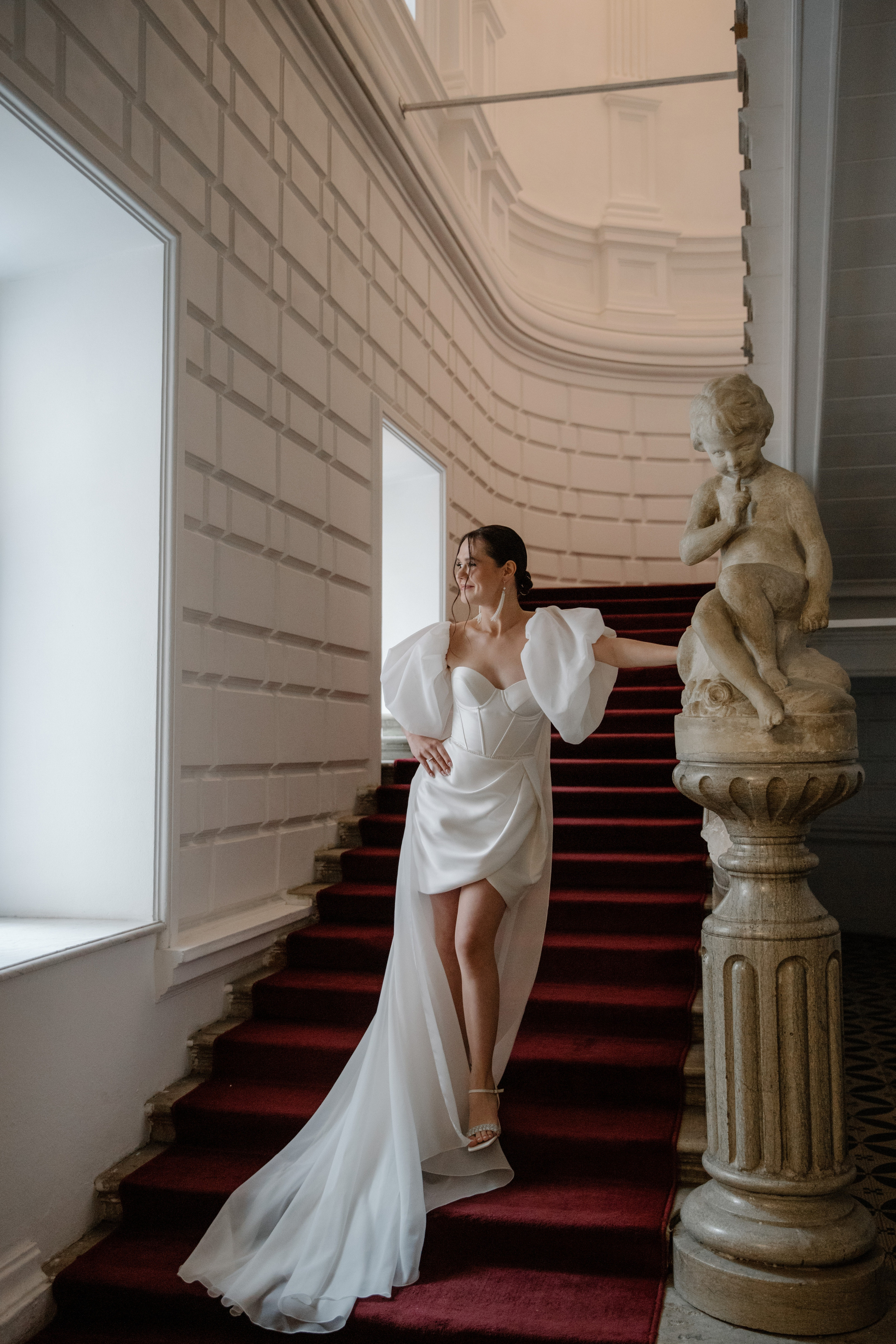 Образ невесты с элегантным акцентом на губы