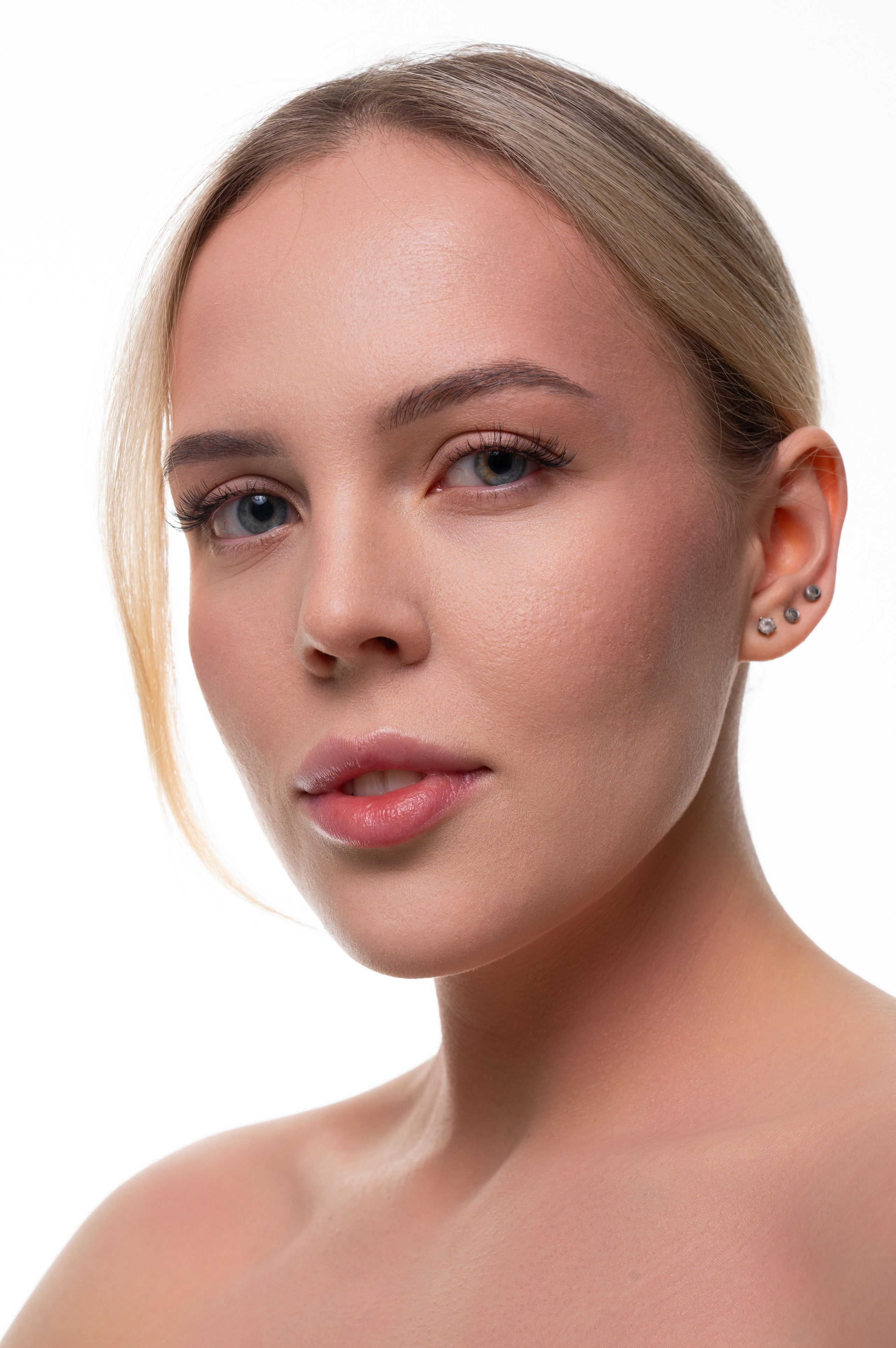 Арт — макияж в москве. СВАДЕБНЫЙ ВИЗАЖИСТ-СТИЛИСТ В МОСКВЕ ПРИЧЕСКИ МАКИЯЖ БРОВИ ВЫЕЗД