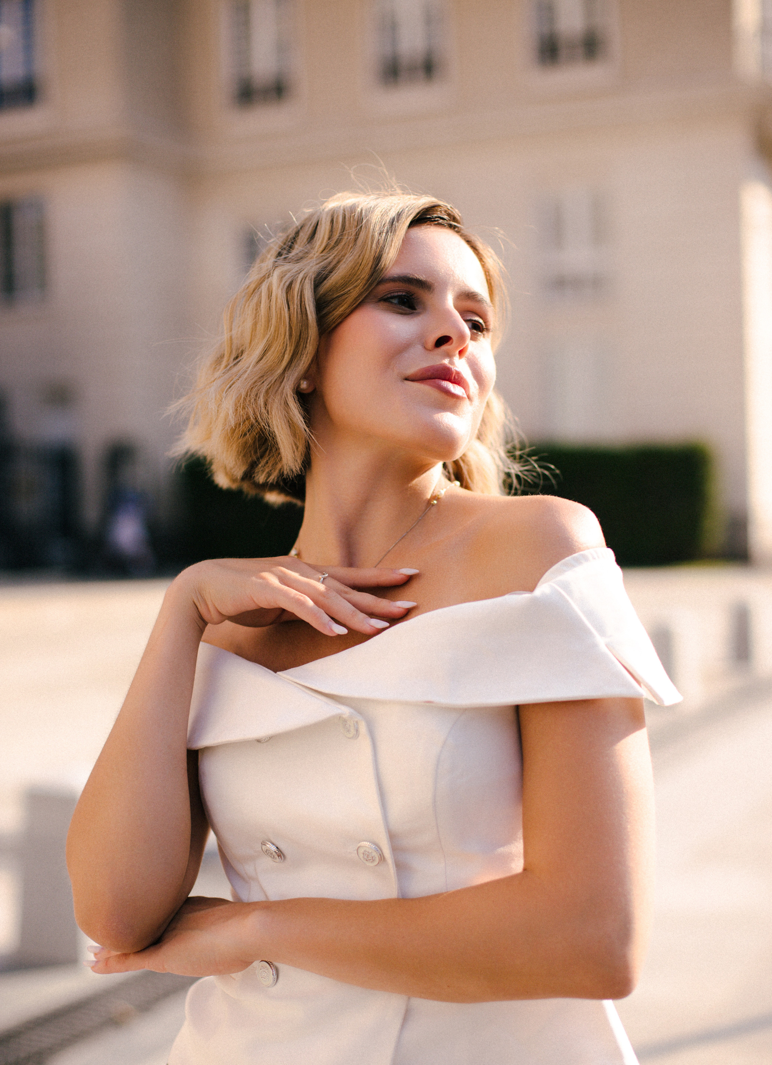 Макияж невесты с акцентом на красные губы москва