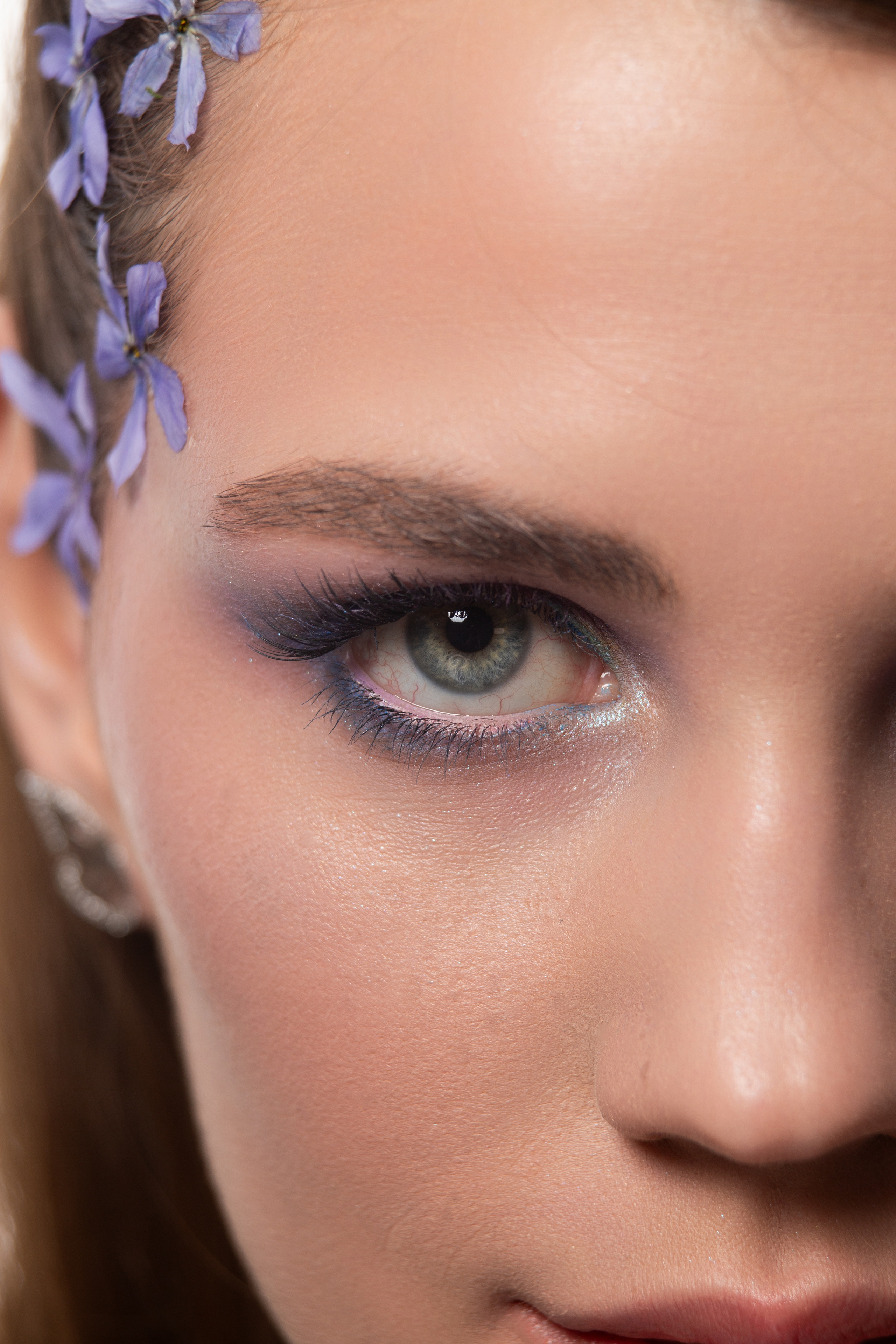 Арт — макияж в москве. СВАДЕБНЫЙ ВИЗАЖИСТ-СТИЛИСТ В МОСКВЕ ПРИЧЕСКИ МАКИЯЖ БРОВИ ВЫЕЗД