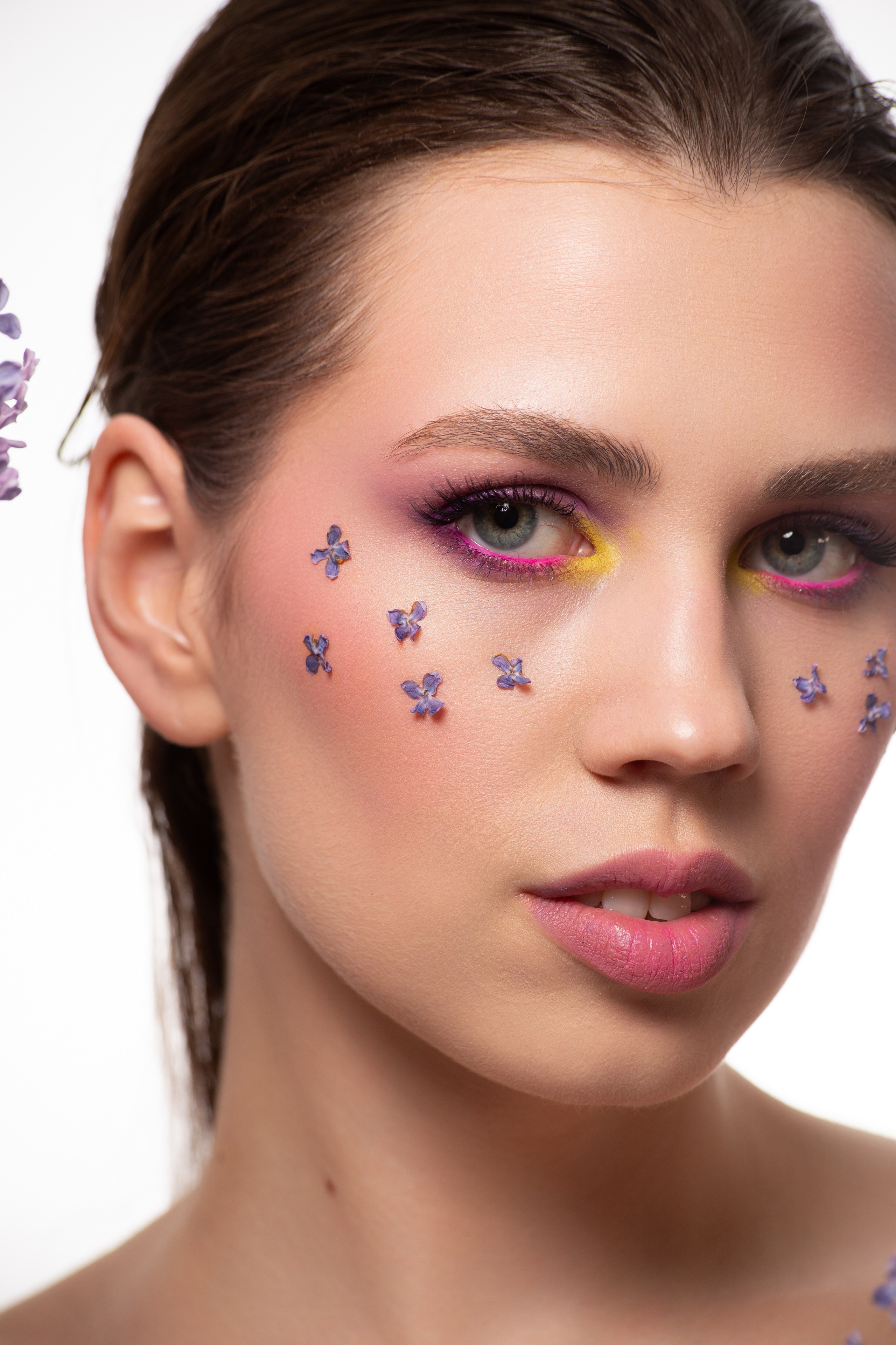 Арт — макияж в москве. СВАДЕБНЫЙ ВИЗАЖИСТ-СТИЛИСТ В МОСКВЕ ПРИЧЕСКИ МАКИЯЖ БРОВИ ВЫЕЗД