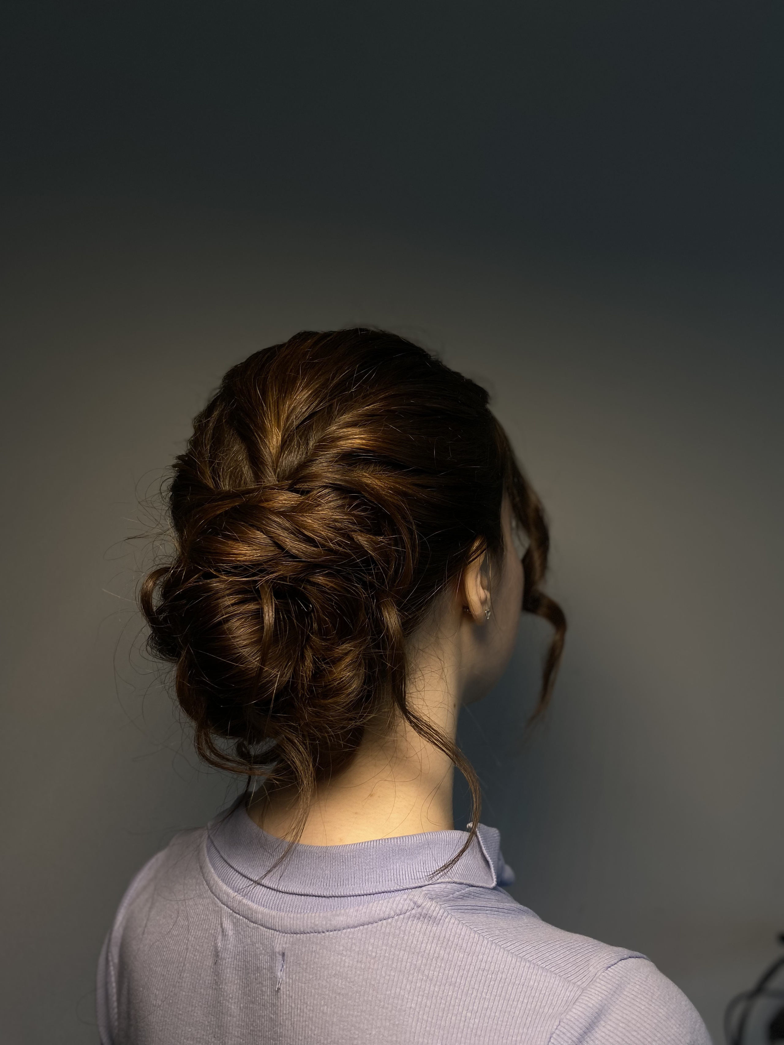 Свадебная прическа небрежный текстурный пучок