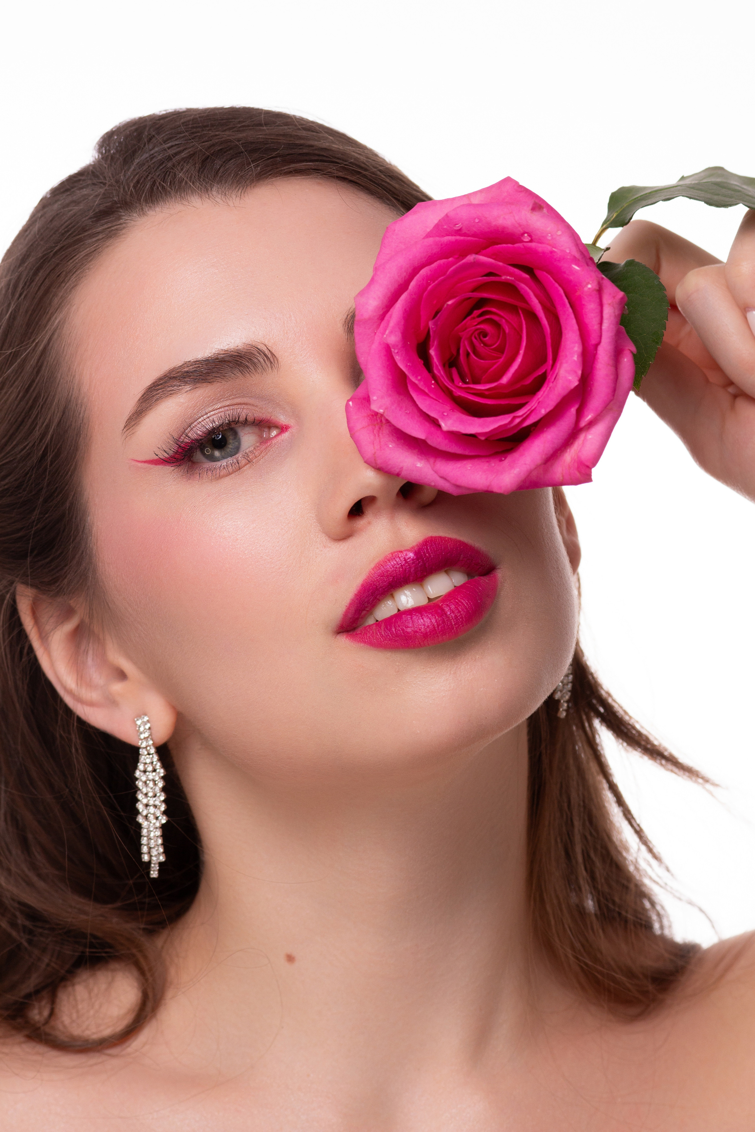 Арт — макияж в москве. СВАДЕБНЫЙ ВИЗАЖИСТ-СТИЛИСТ В МОСКВЕ ПРИЧЕСКИ МАКИЯЖ БРОВИ ВЫЕЗД