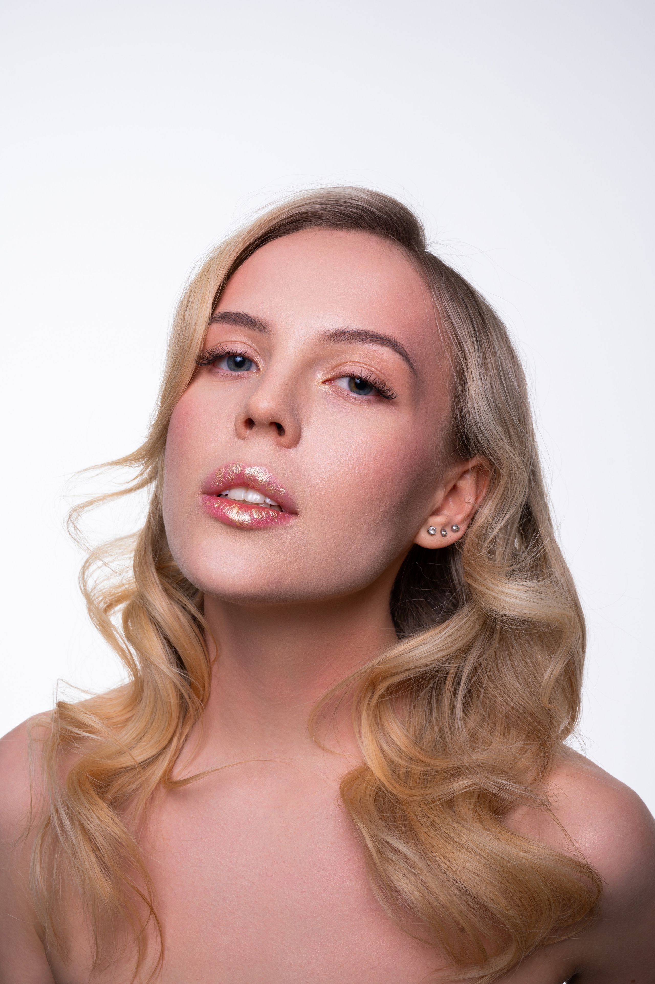 Арт — макияж в москве. СВАДЕБНЫЙ ВИЗАЖИСТ-СТИЛИСТ В МОСКВЕ ПРИЧЕСКИ МАКИЯЖ БРОВИ ВЫЕЗД