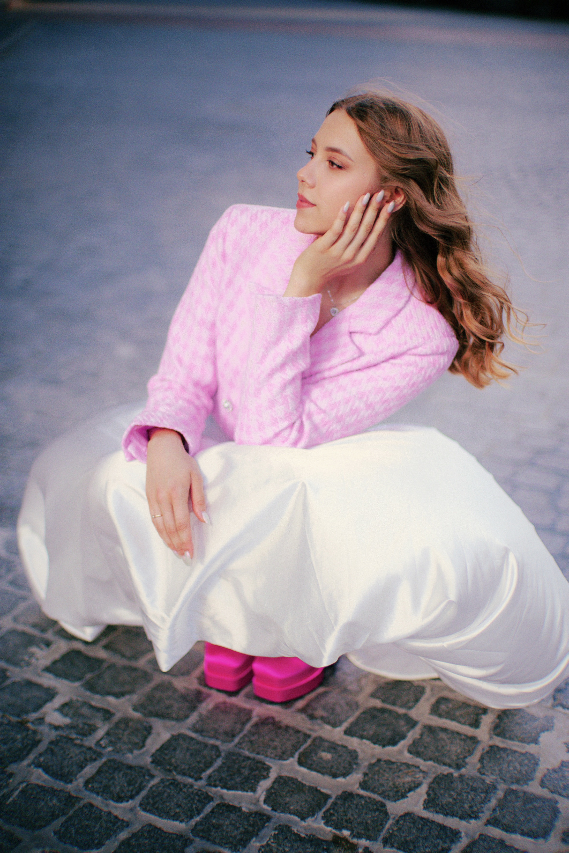 Вечерний макияж с акцентом на контур глаз