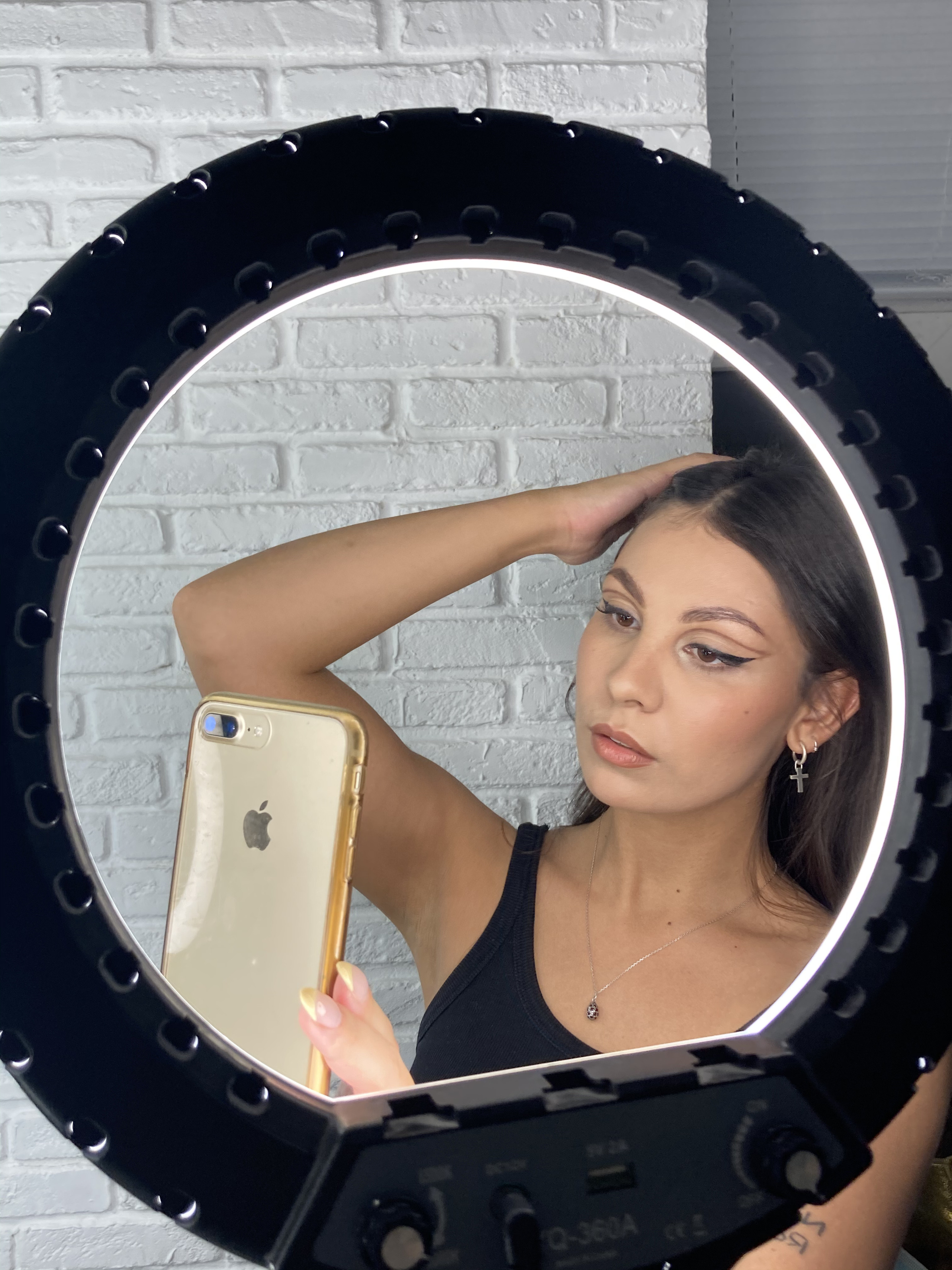 Соблазнительный вечерний макияж с карие тенями