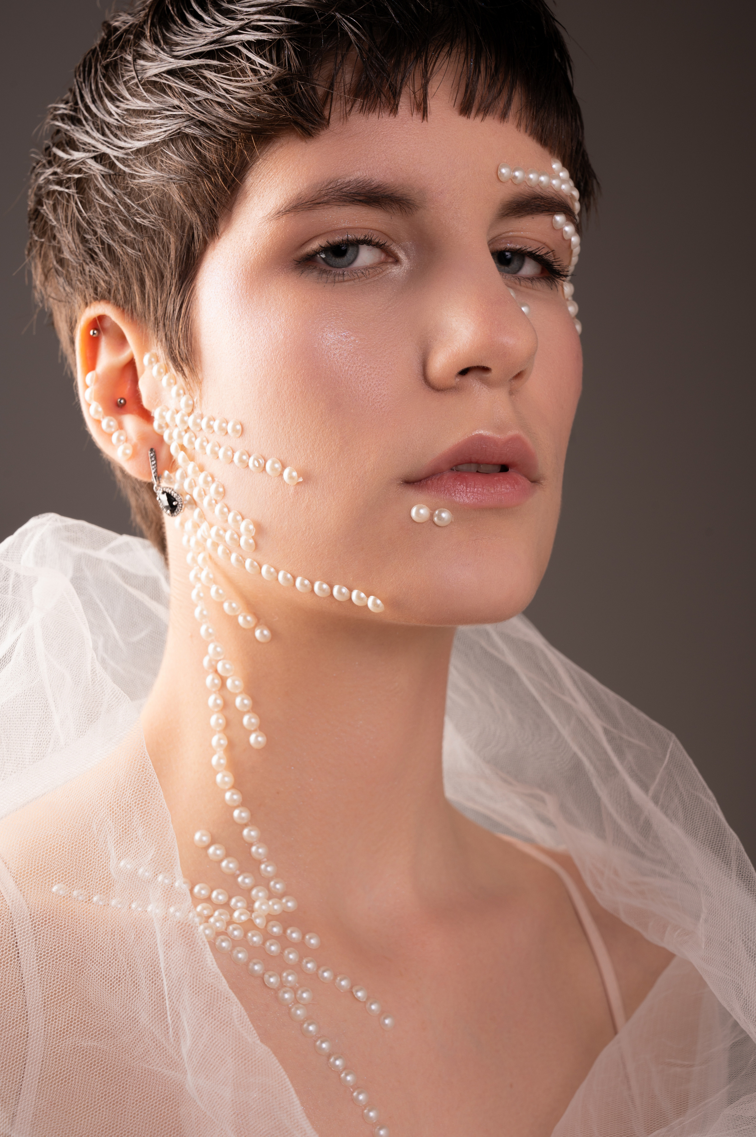 Арт — макияж в москве. СВАДЕБНЫЙ ВИЗАЖИСТ-СТИЛИСТ В МОСКВЕ ПРИЧЕСКИ МАКИЯЖ БРОВИ ВЫЕЗД