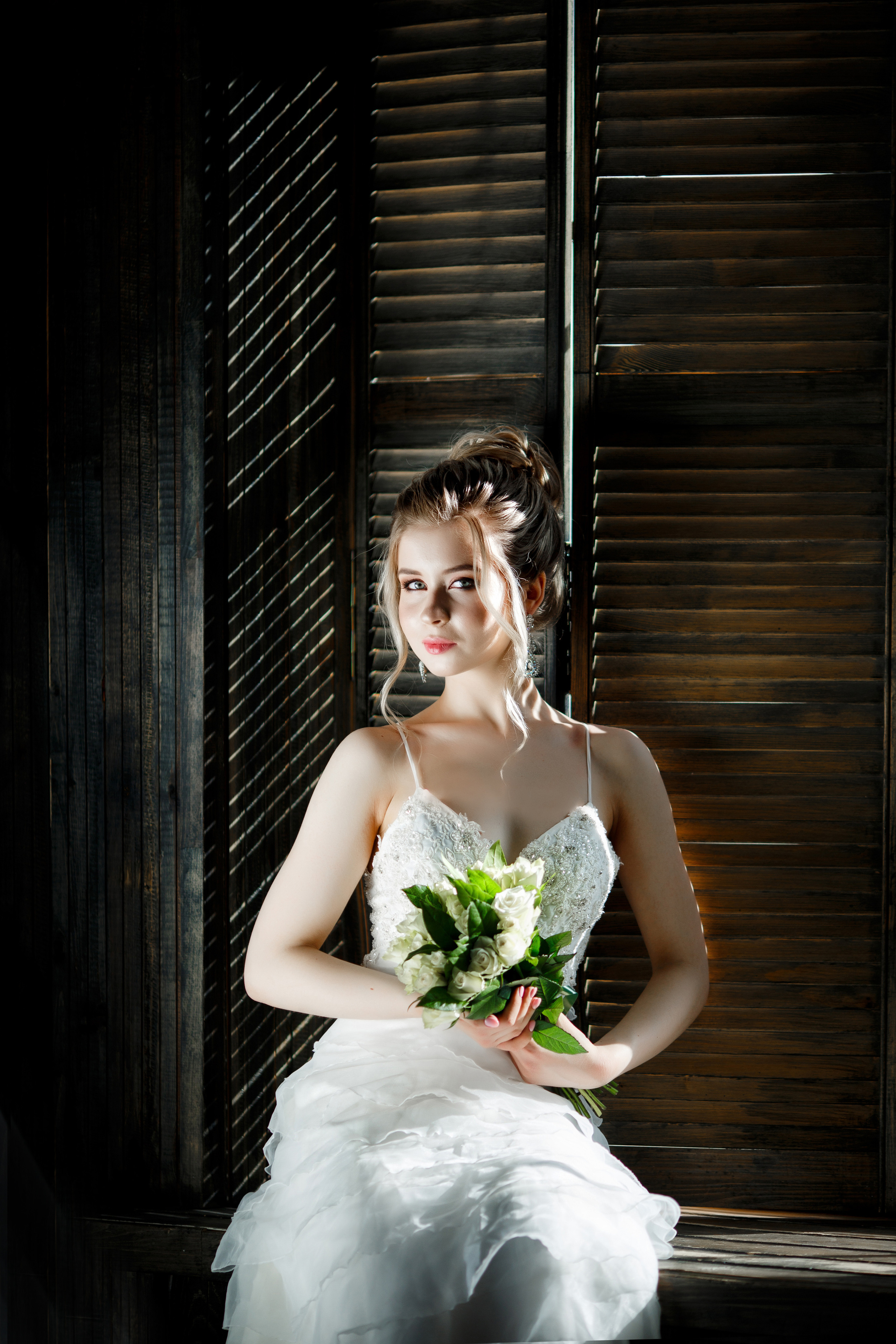 Макияж невесты с акцентом на блеск губ