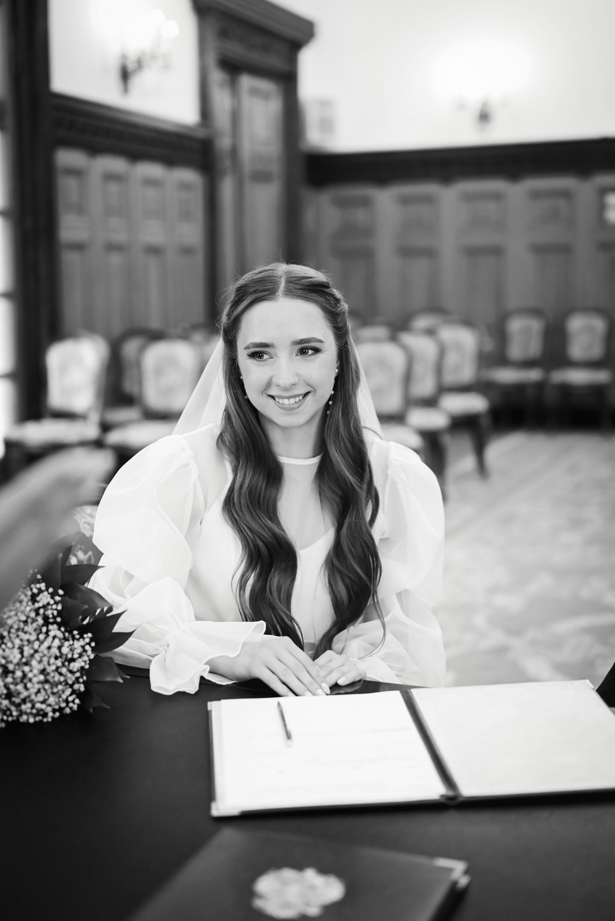 Свадебный макияж с акцентом на персиковый блеск