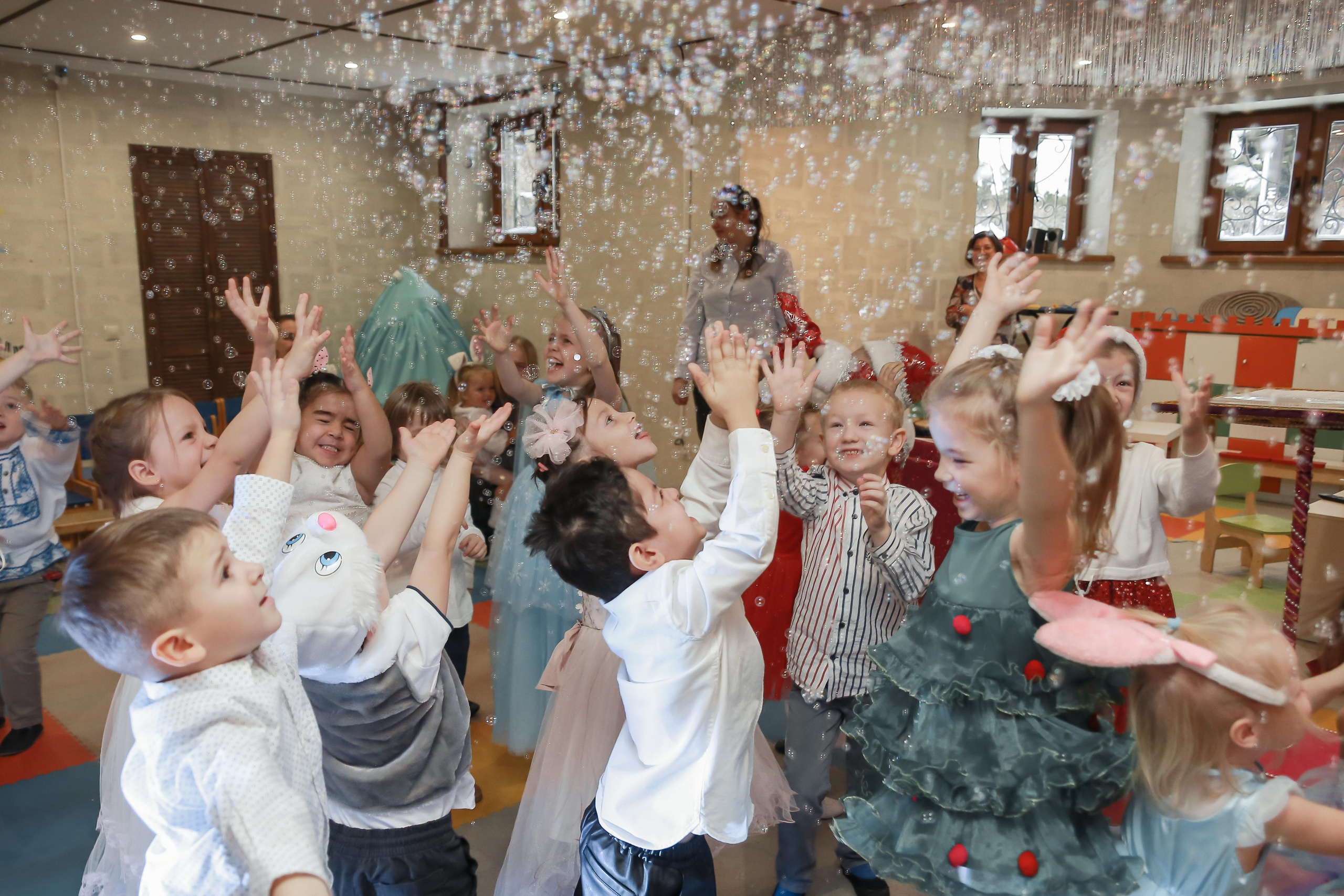 Ёлка в Любопытном Апельсине. Антонина Морозова, профессиональный семейный фотограф видеограф