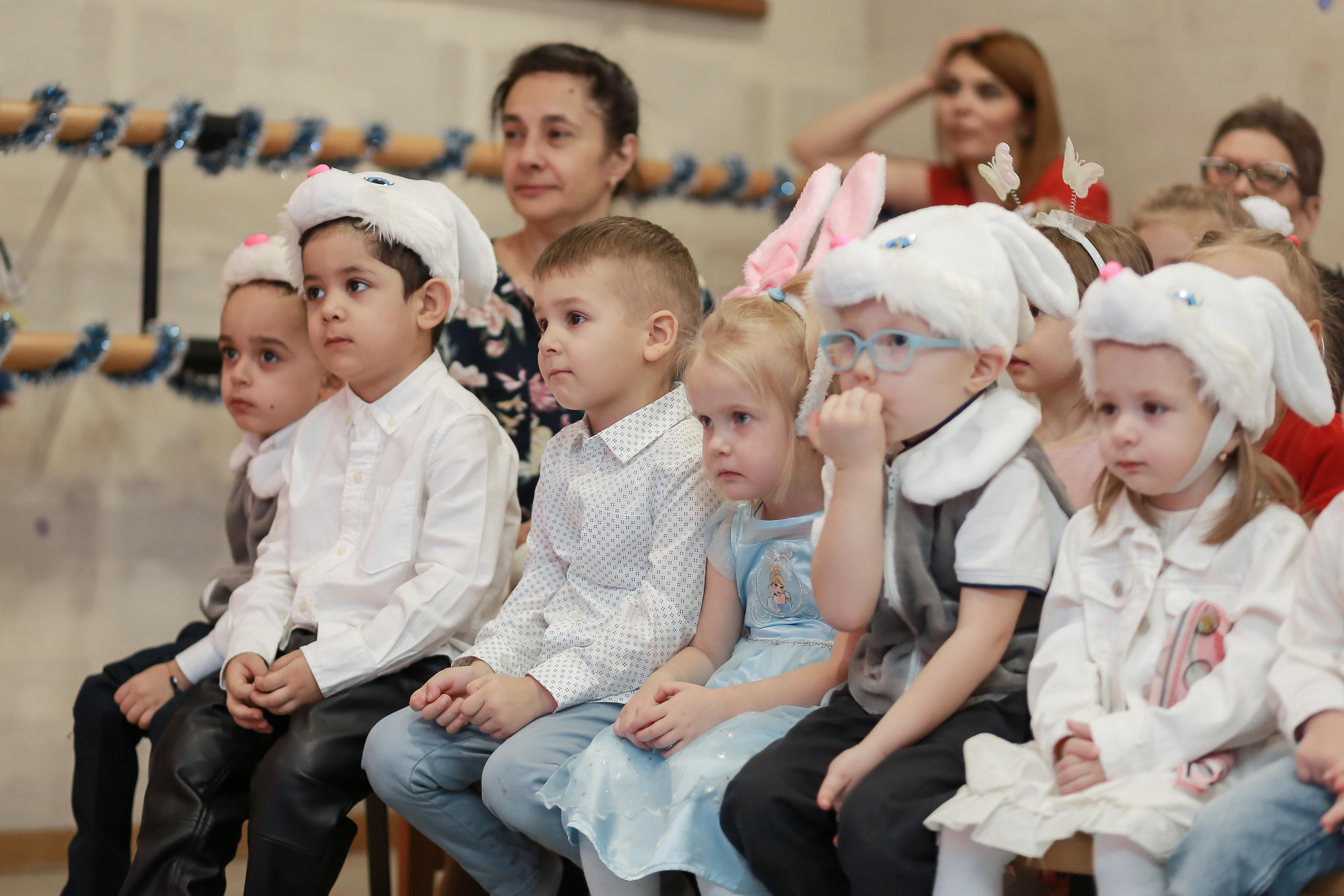 Ёлка в Любопытном Апельсине. Антонина Морозова, профессиональный семейный фотограф видеограф