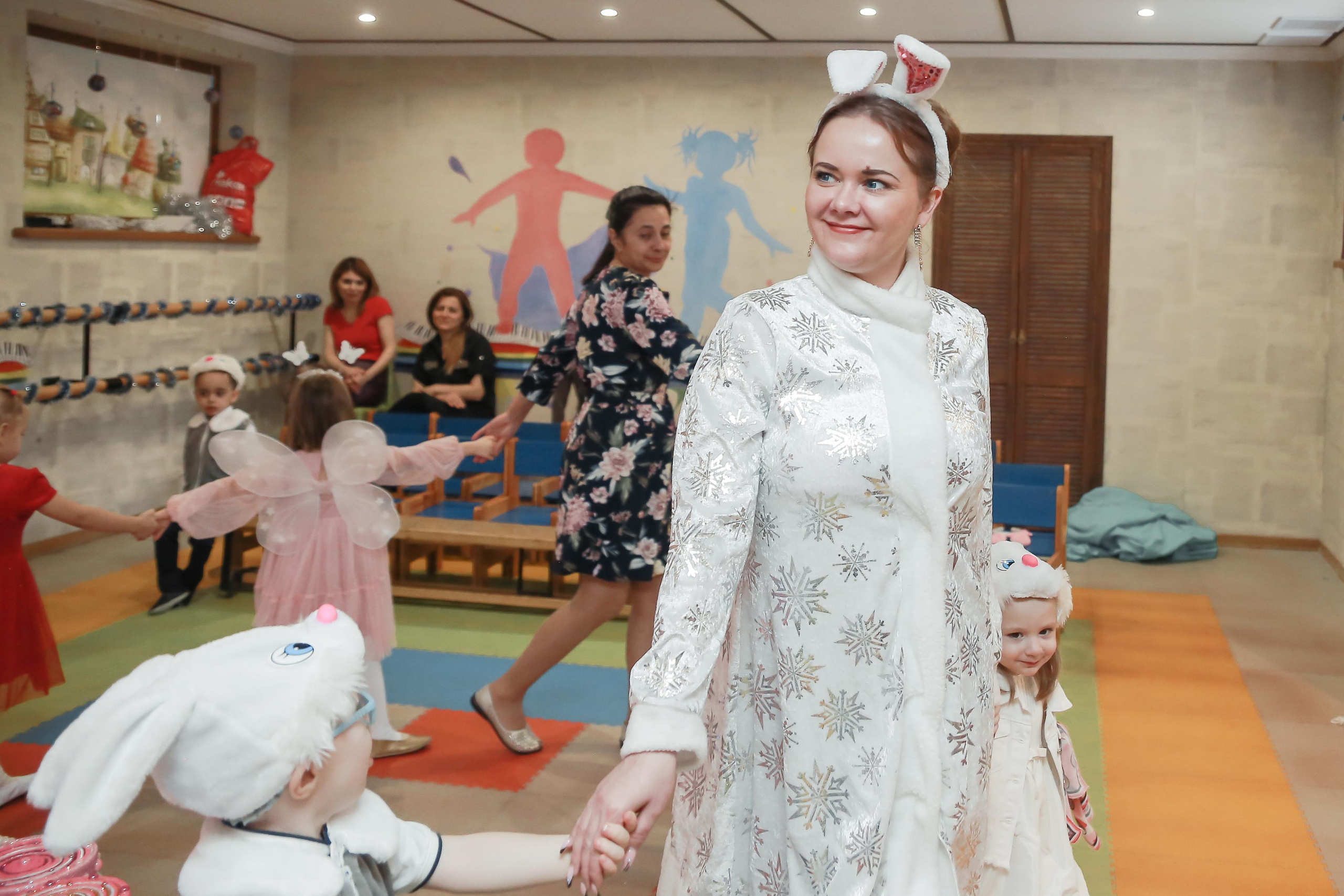 Ёлка в Любопытном Апельсине. Антонина Морозова, профессиональный семейный фотограф видеограф