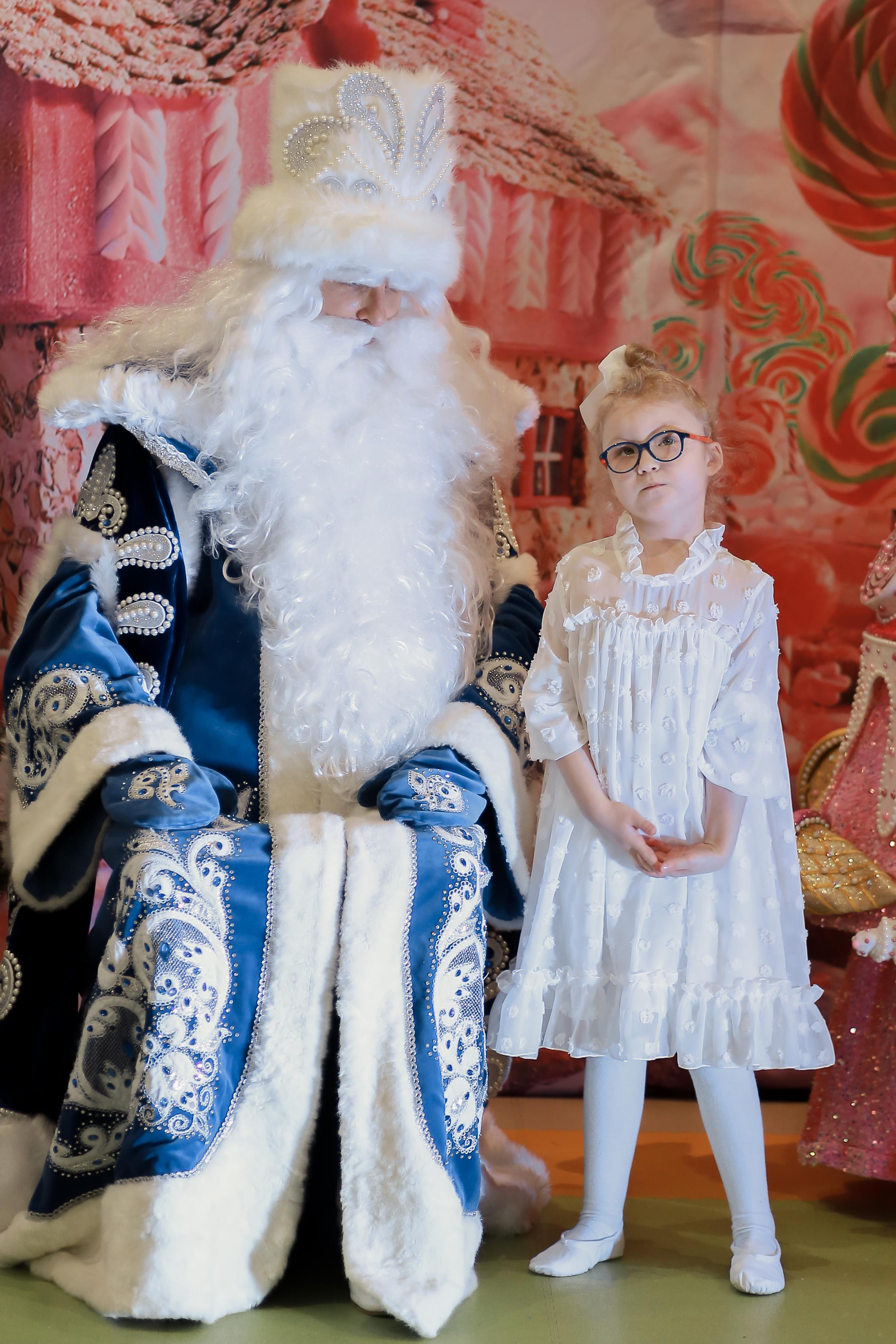 Ёлка в Любопытном Апельсине. Антонина Морозова, профессиональный семейный фотограф видеограф