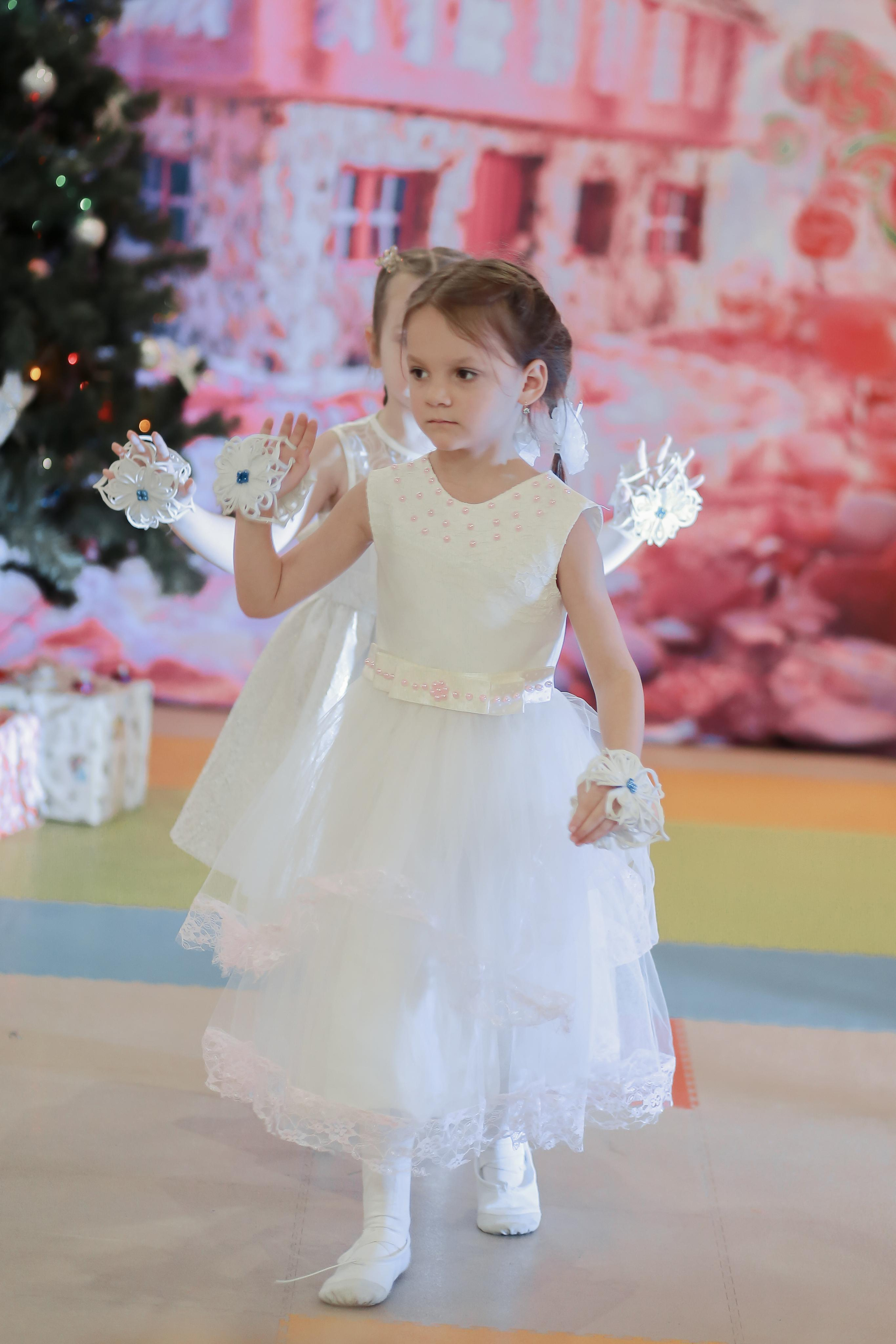 Ёлка в Любопытном Апельсине. Антонина Морозова, профессиональный семейный фотограф видеограф